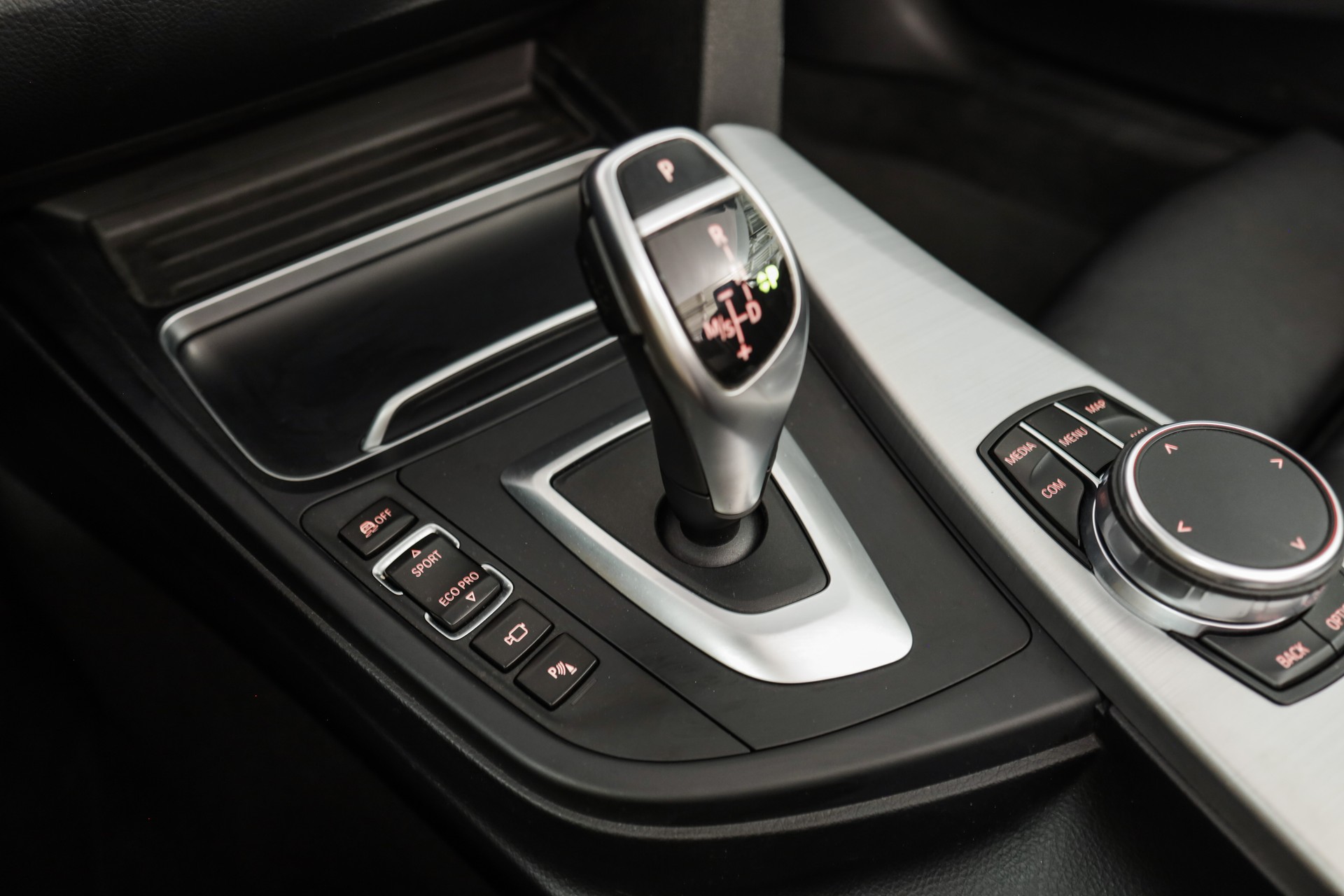 BMW 440i Cabriolet xDrive M Sport Steptronic-image-16
