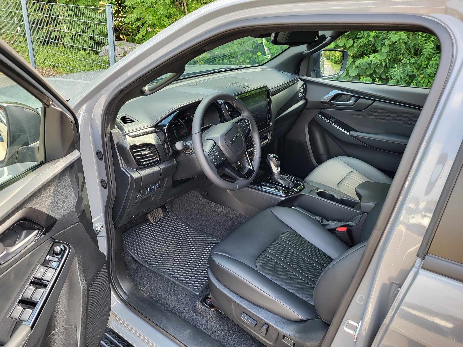ISUZU D-MAX CrewCab Nitro Sport 2.2 DMS 4x4-image-4