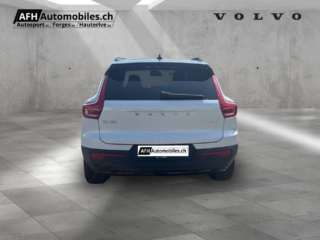 VOLVO XC40 P8 Twin R-Design AWD-image-3