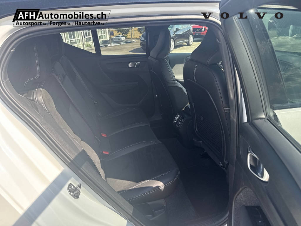 VOLVO XC40 P8 Twin R-Design AWD-image-12