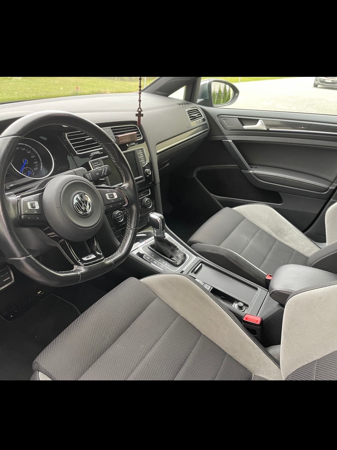 VW 2.0 TSI R DSG 4motion-image-5