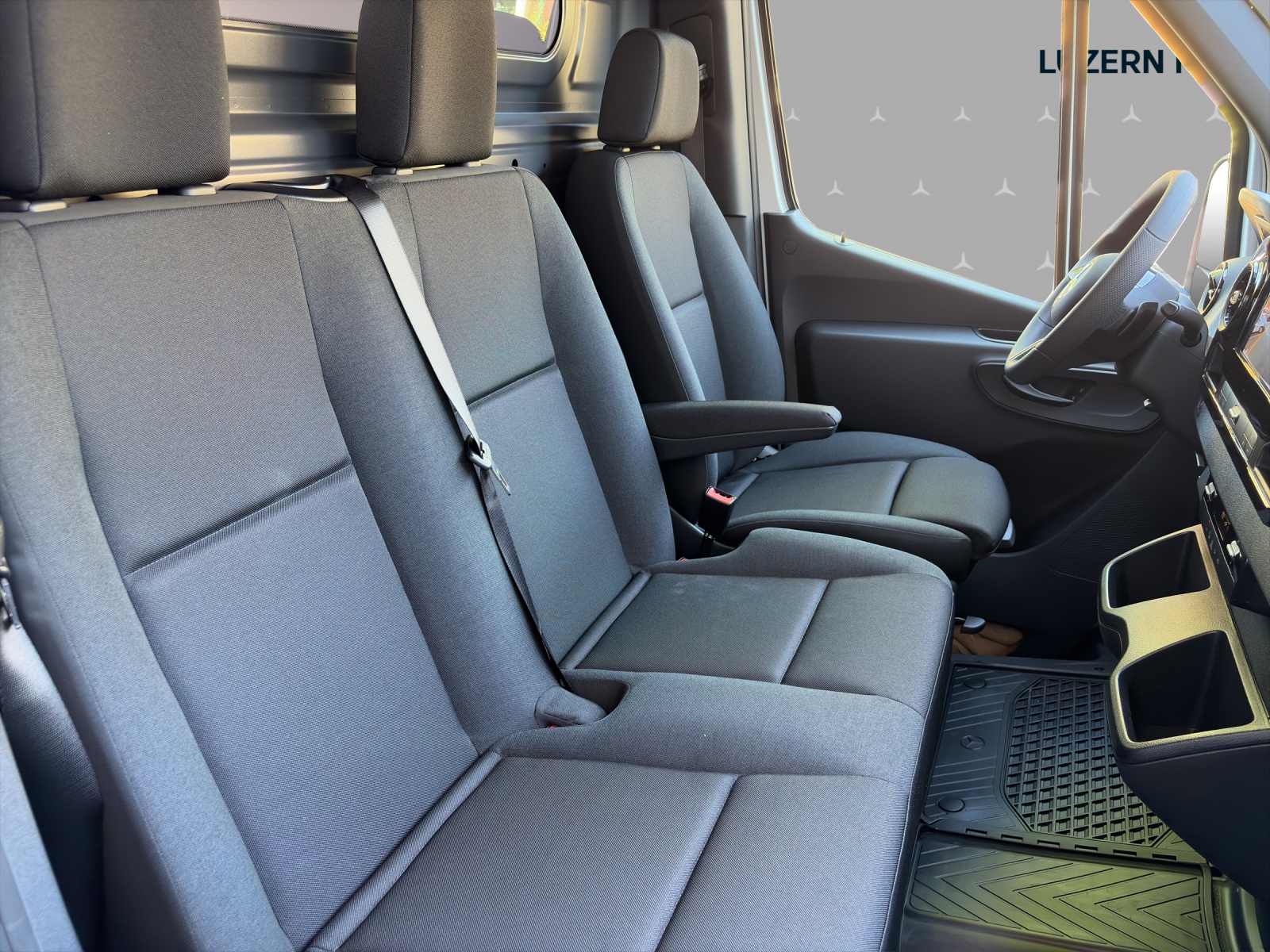 MERCEDES-BENZ Sprinter 317 CDI S Pro 9G-TRONIC-image-7