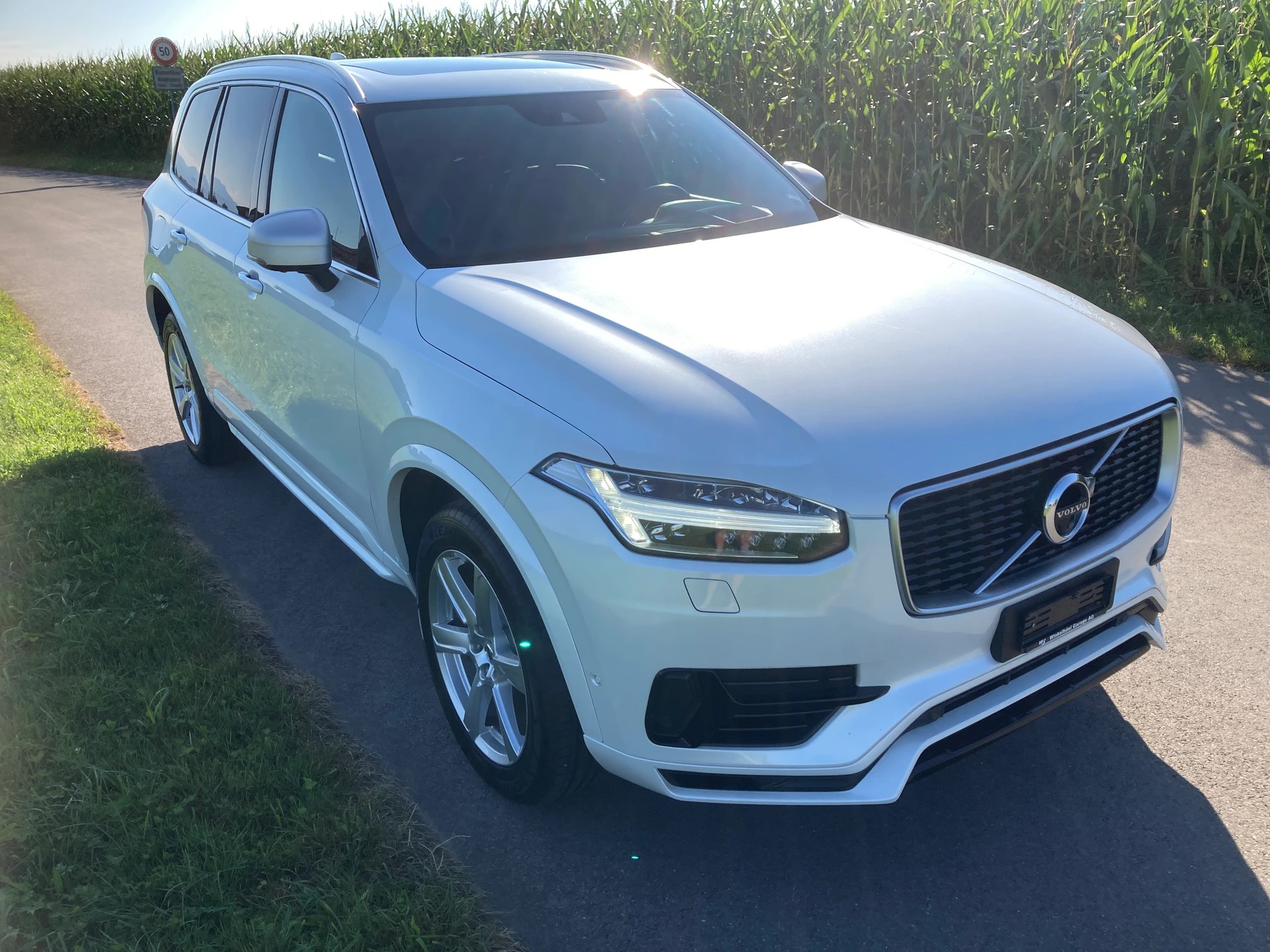 VOLVO XC90 T8 AWD R-Design Geartronic 7 Sitzer-image-1