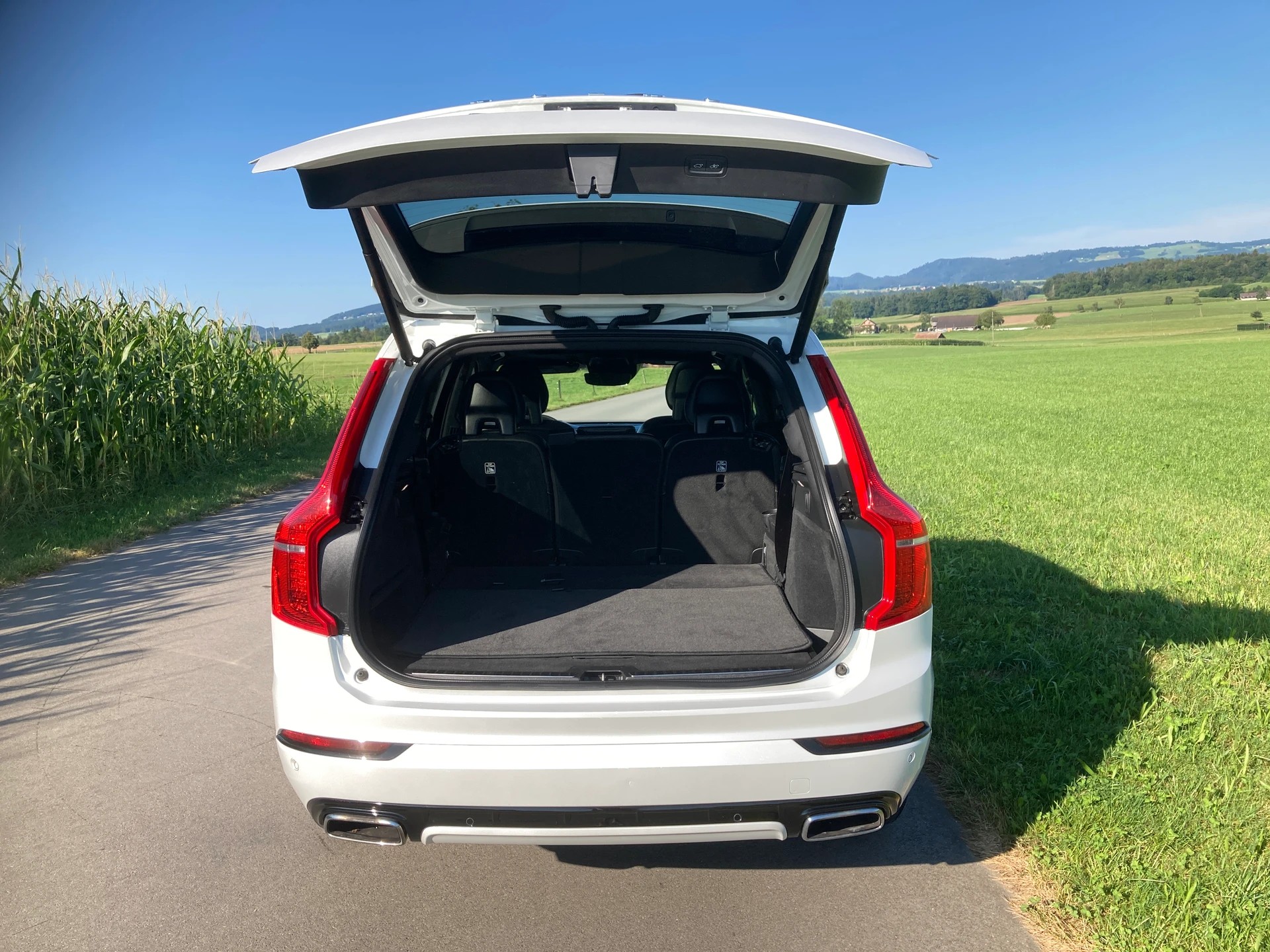 VOLVO XC90 T8 AWD R-Design Geartronic 7 Sitzer-image-5