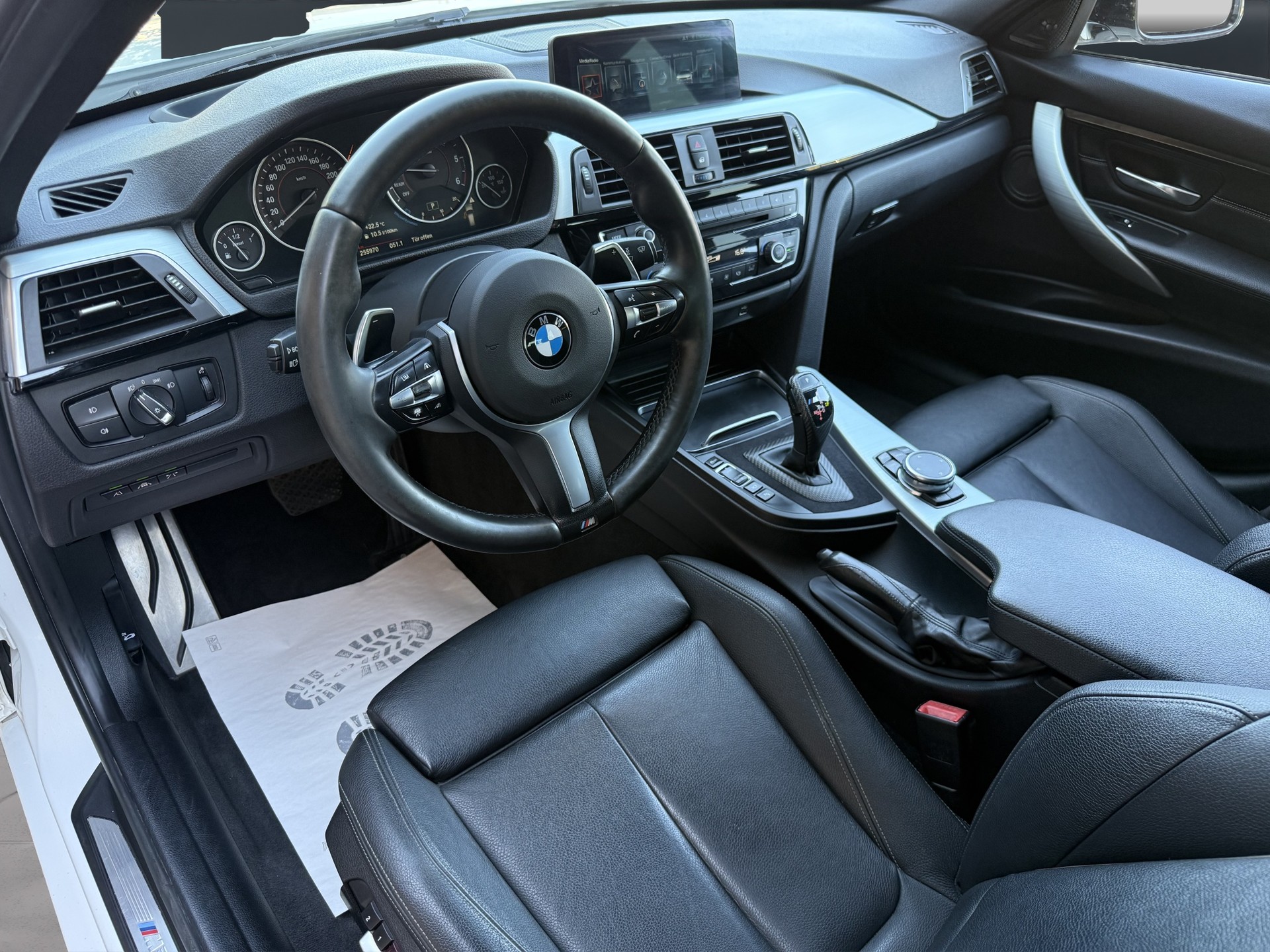 BMW 335d xDrive Touring M Sport Line Steptronic-image-9