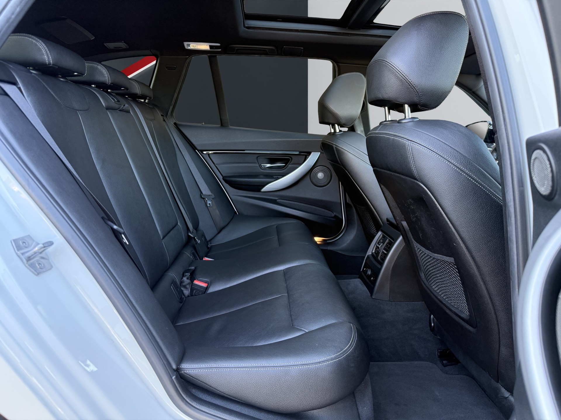 BMW 335d xDrive Touring M Sport Line Steptronic-image-14