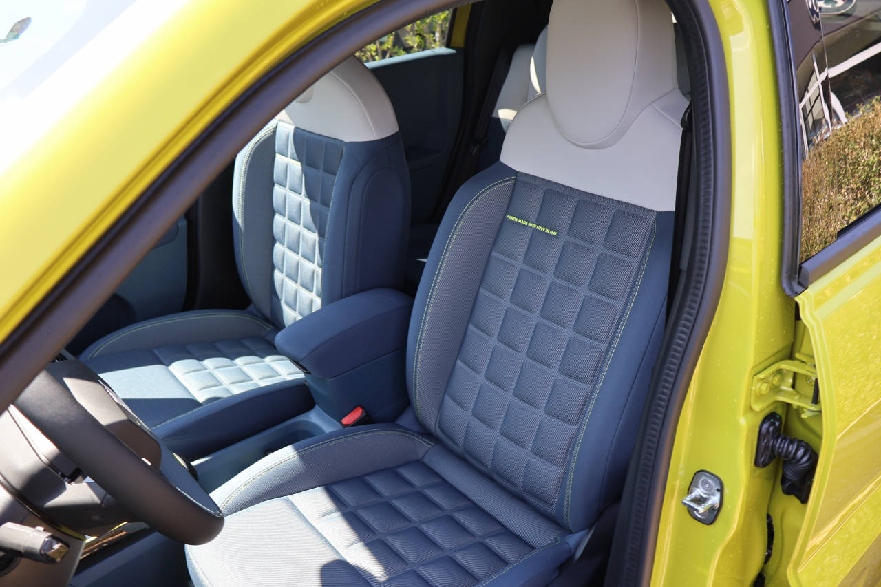 FIAT Grande Panda 1.2 Hybrid La Prima-image-11