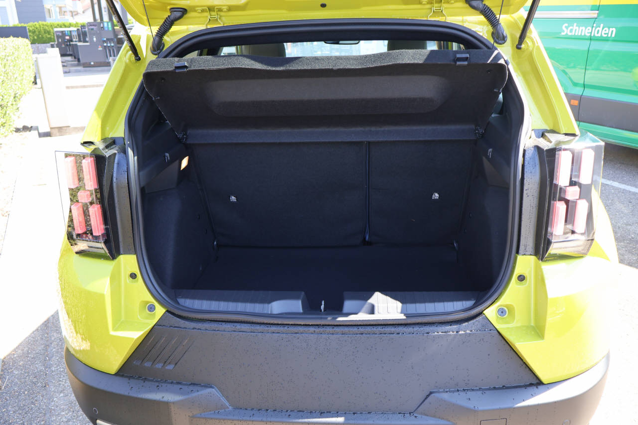 FIAT Grande Panda 1.2 Hybrid La Prima-image-4
