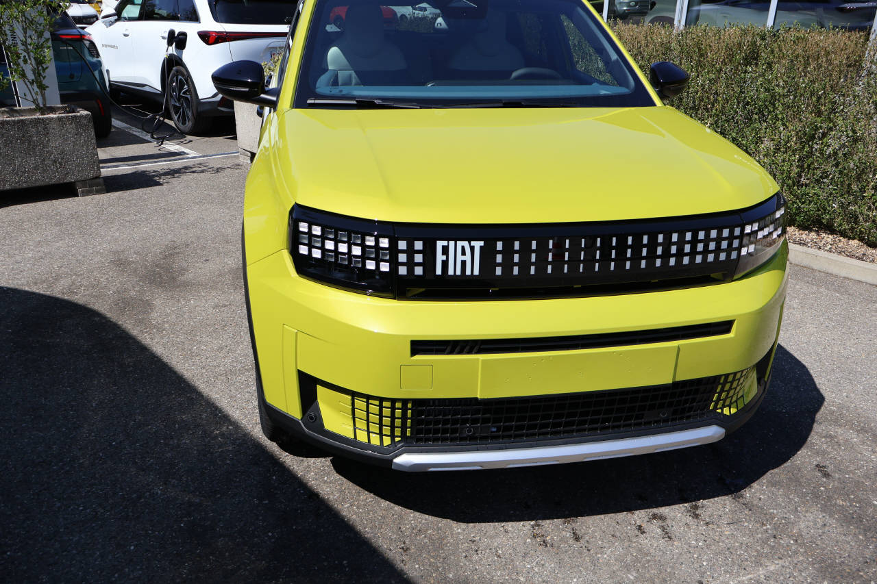 FIAT Grande Panda 1.2 Hybrid La Prima-image-0