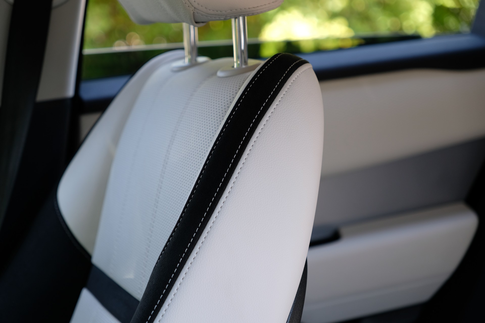 LAND ROVER Range Rover Velar R-Dynamic P 250 SE Automatic-image-16