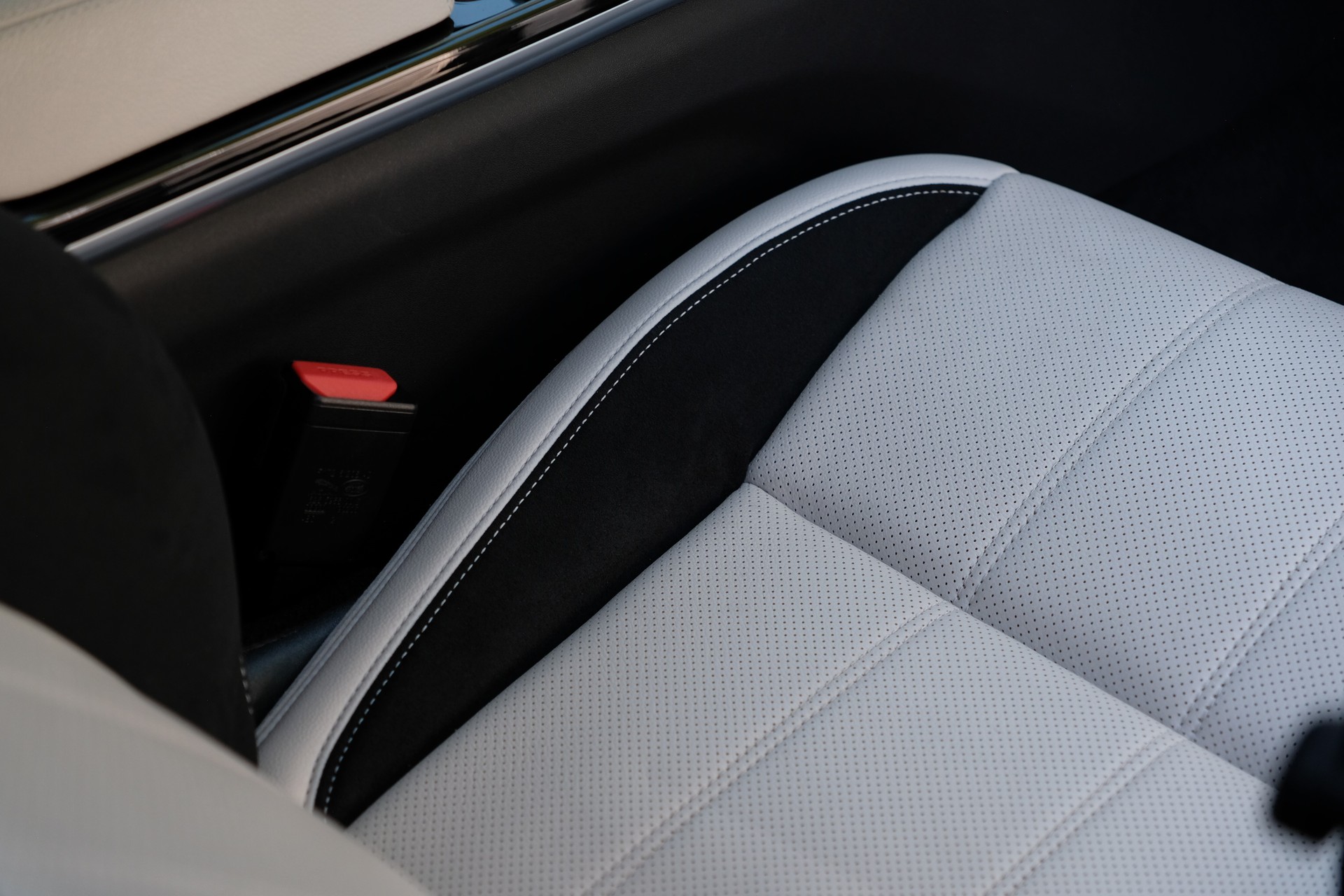 LAND ROVER Range Rover Velar R-Dynamic P 250 SE Automatic-image-30