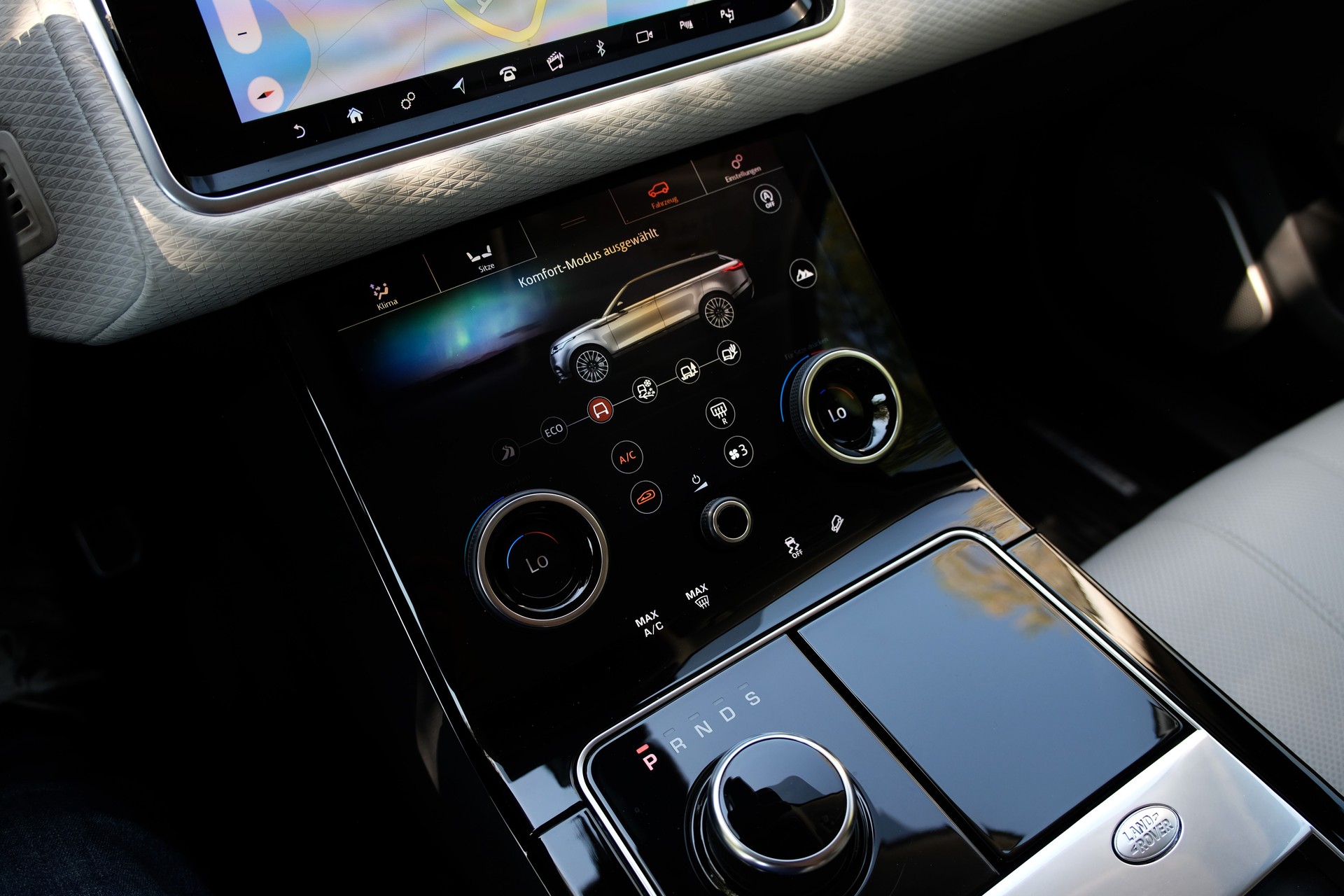 LAND ROVER Range Rover Velar R-Dynamic P 250 SE Automatic-image-23