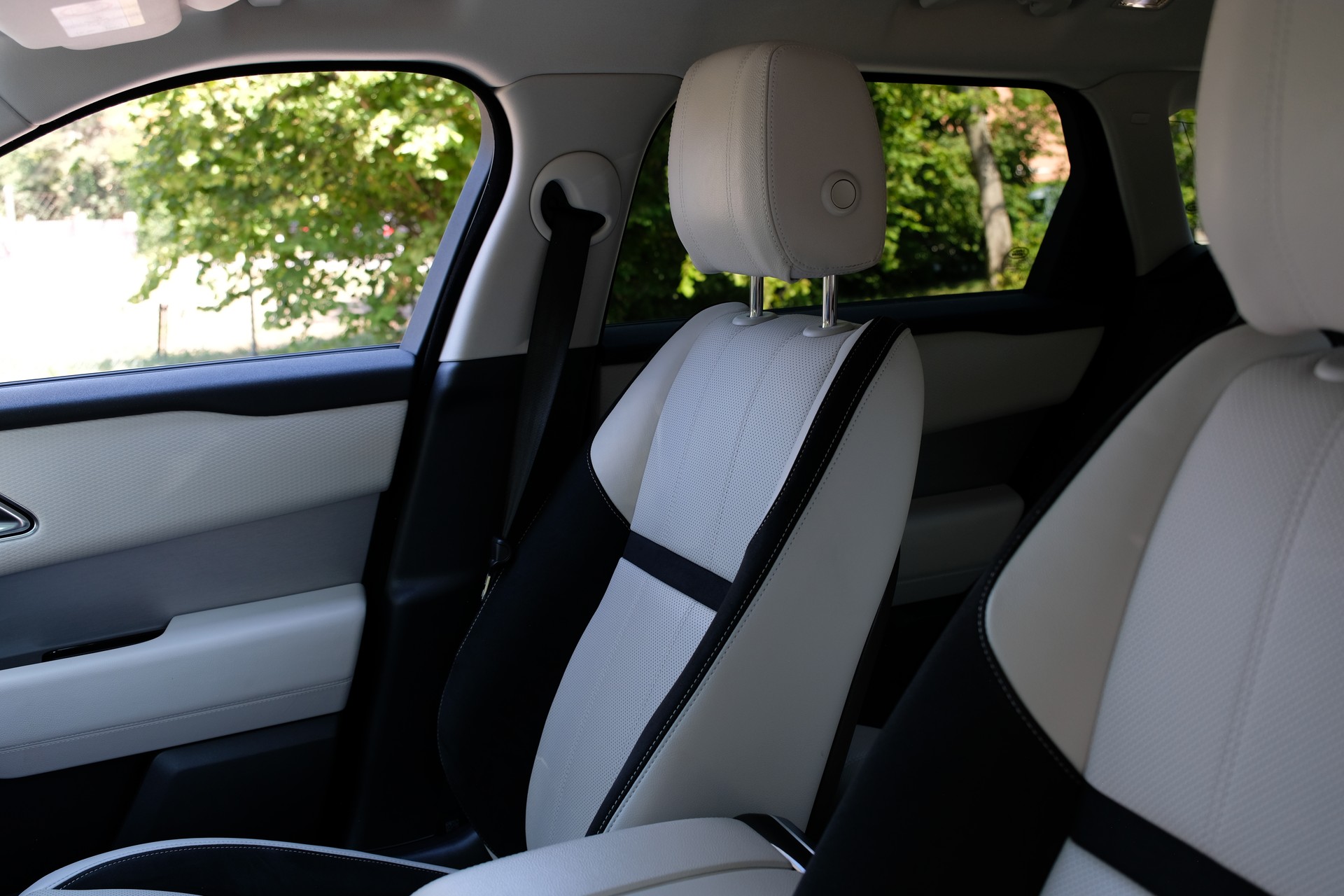LAND ROVER Range Rover Velar R-Dynamic P 250 SE Automatic-image-15