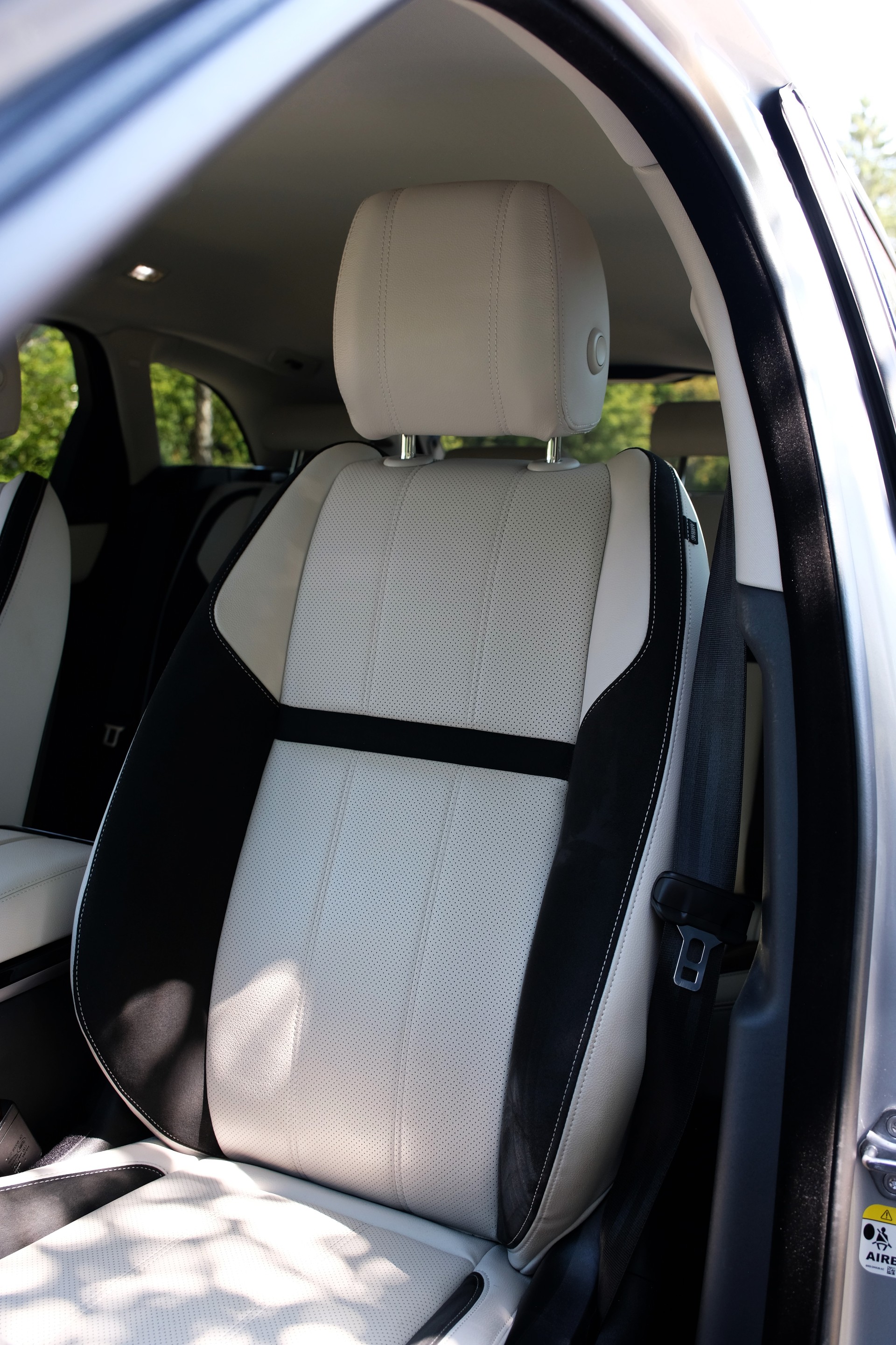 LAND ROVER Range Rover Velar R-Dynamic P 250 SE Automatic-image-13