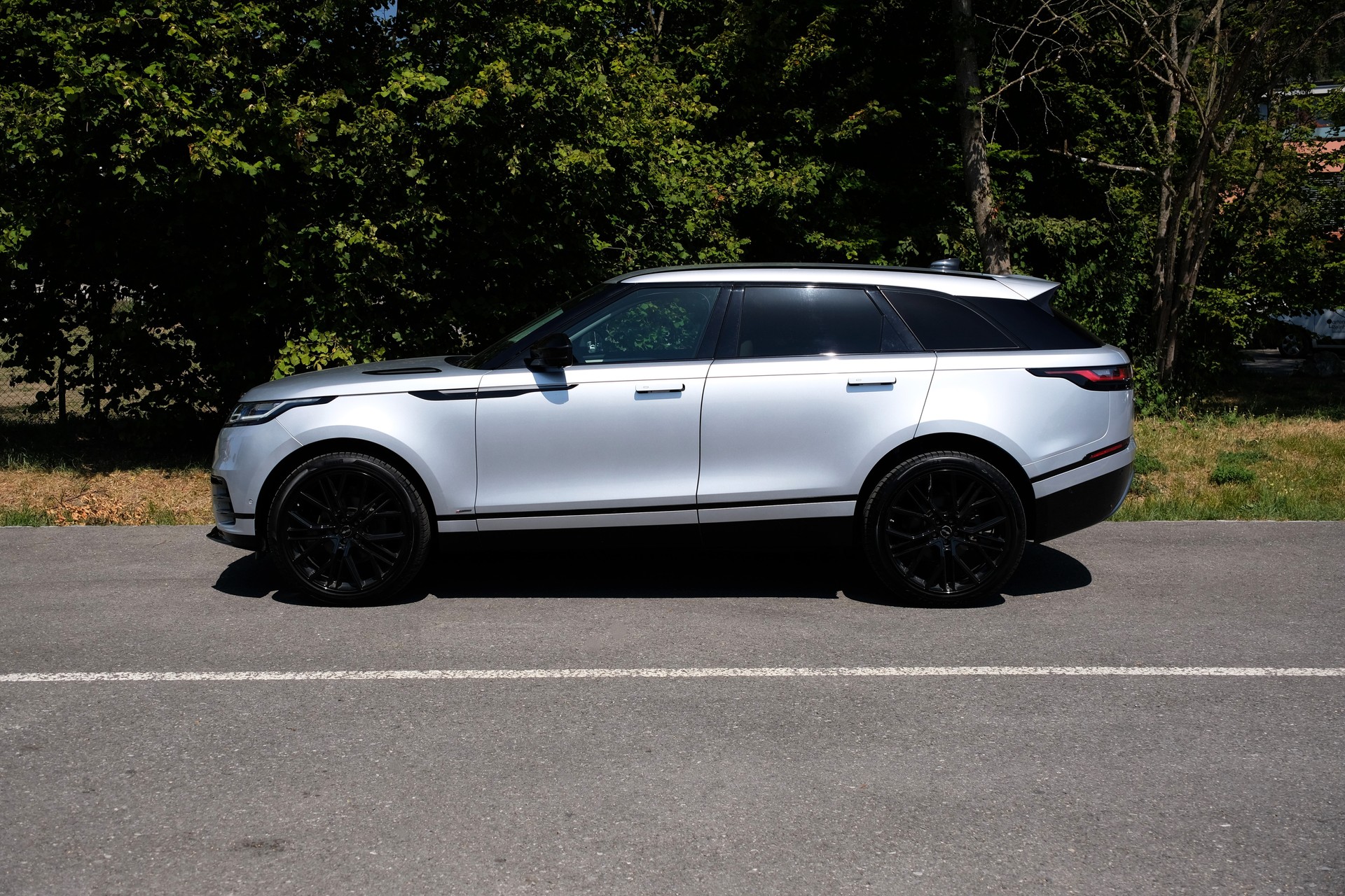 LAND ROVER Range Rover Velar R-Dynamic P 250 SE Automatic-image-4