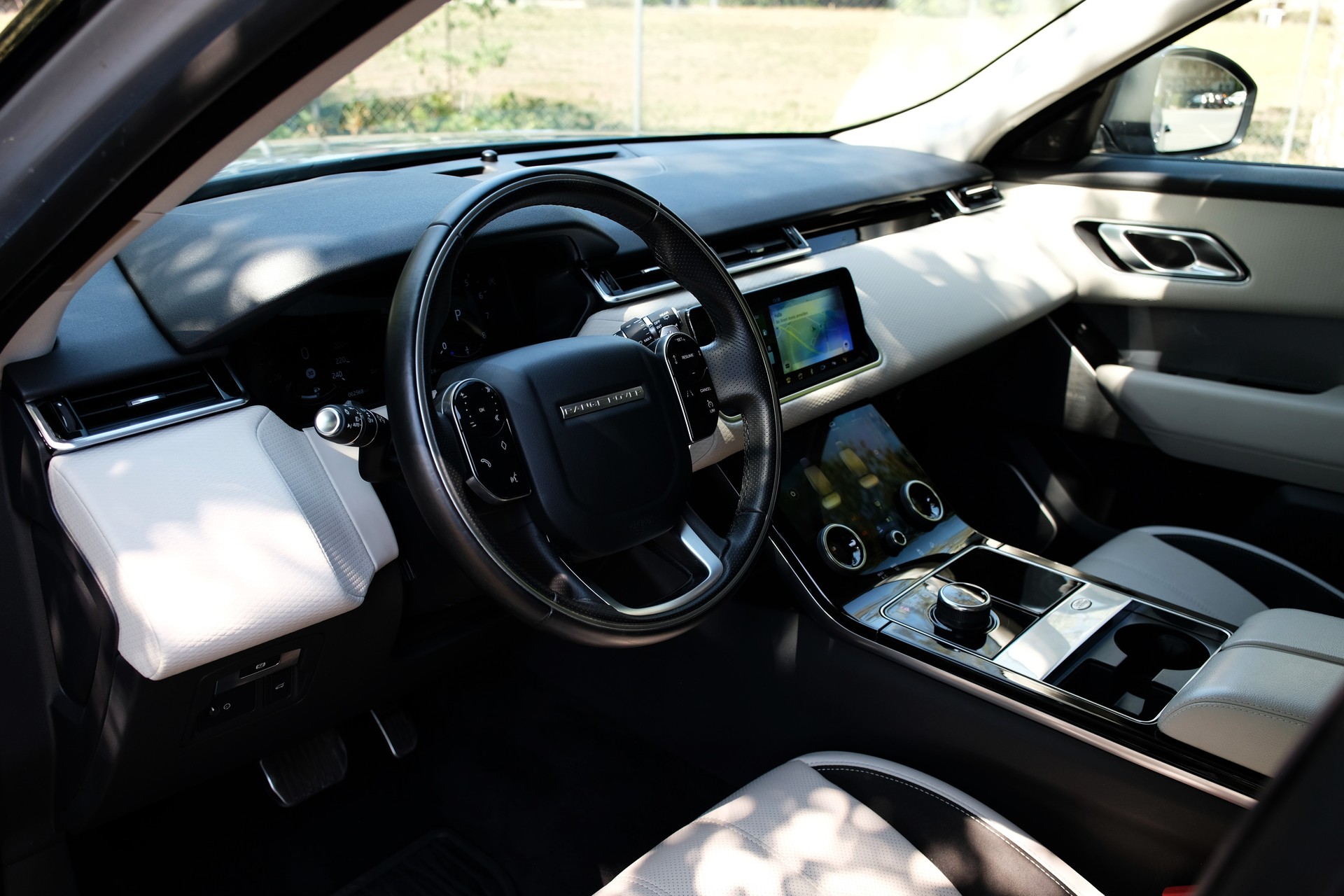 LAND ROVER Range Rover Velar R-Dynamic P 250 SE Automatic-image-12