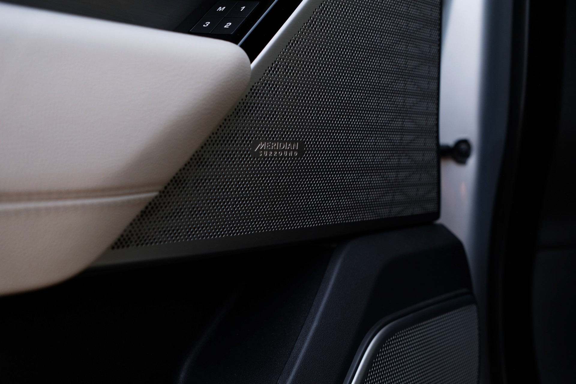 LAND ROVER Range Rover Velar R-Dynamic P 250 SE Automatic-image-27