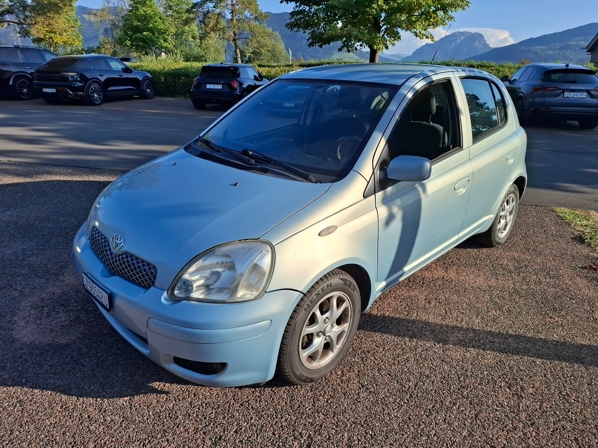 TOYOTA Yaris 1.0 Linea Sol-image-2