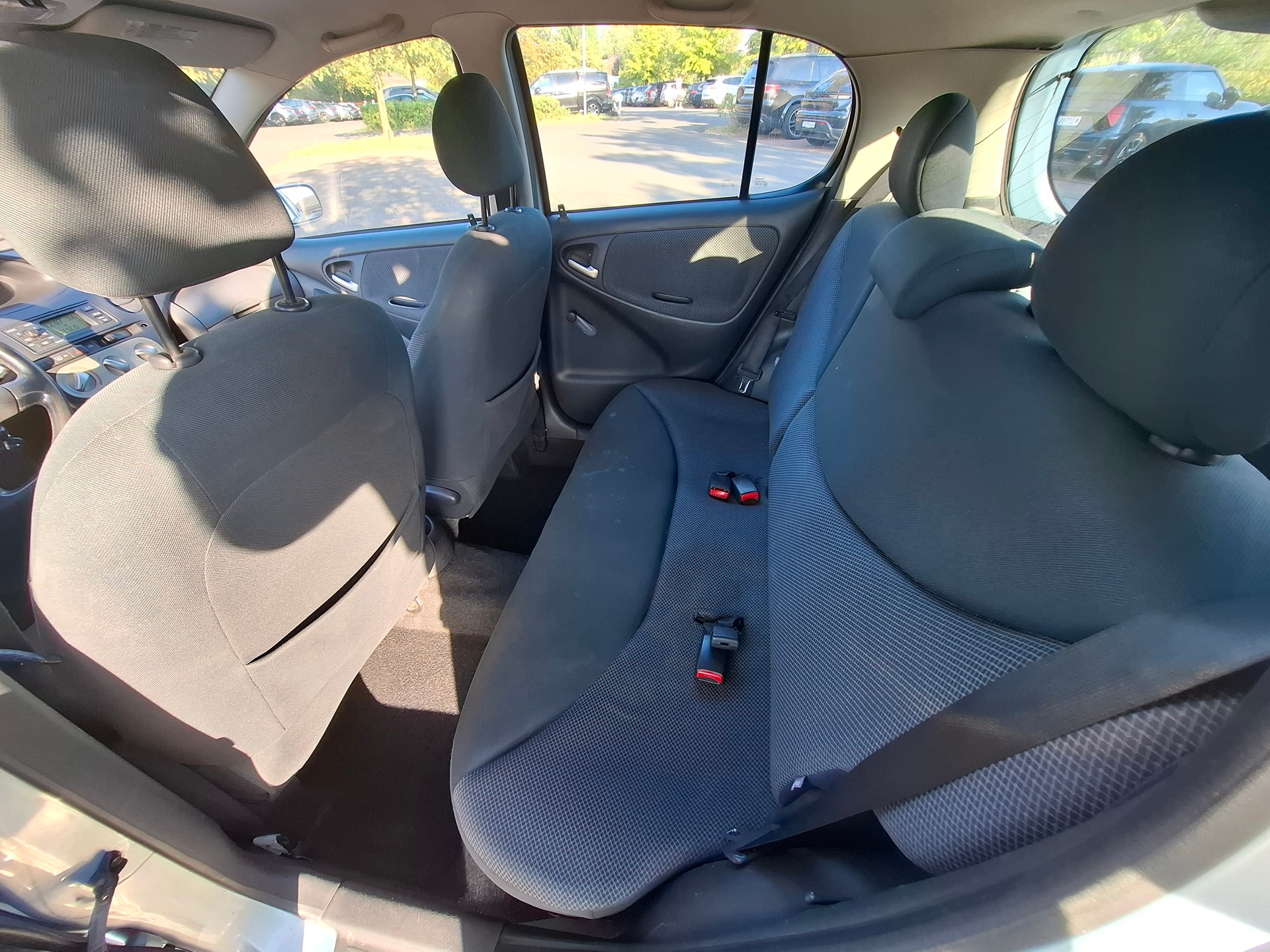 TOYOTA Yaris 1.0 Linea Sol-image-11