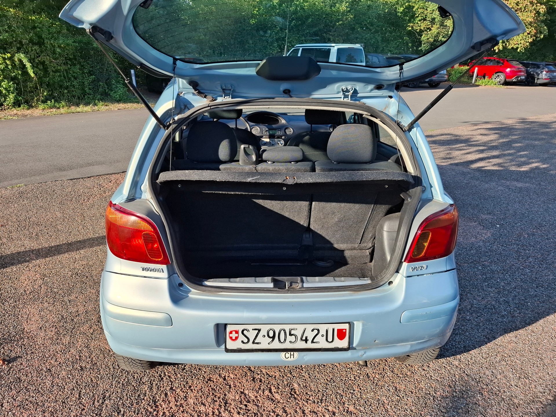 TOYOTA Yaris 1.0 Linea Sol-image-8