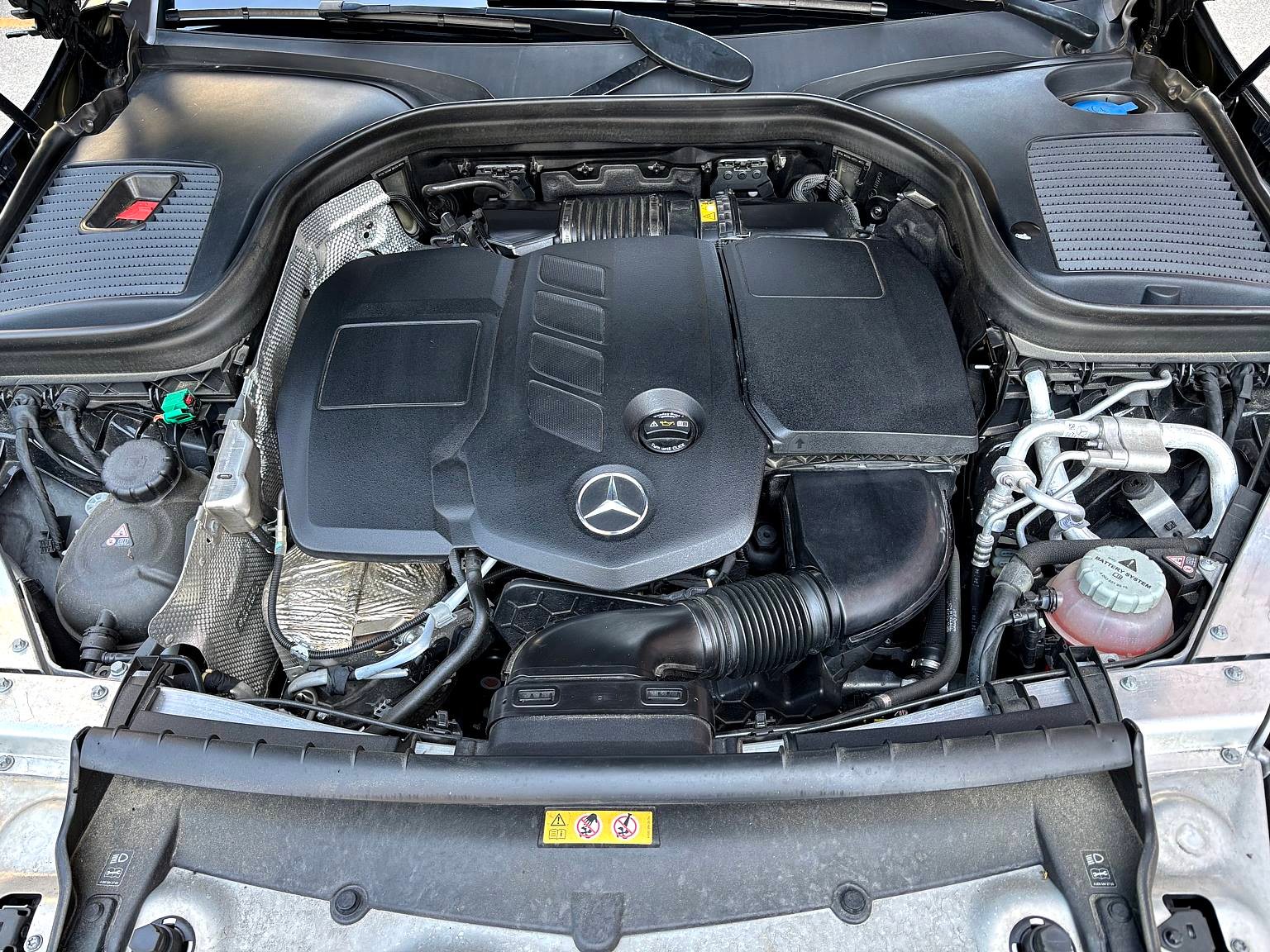 MERCEDES-BENZ GLC 300 de Off-Road 4Matic 9G-Tronic-image-9
