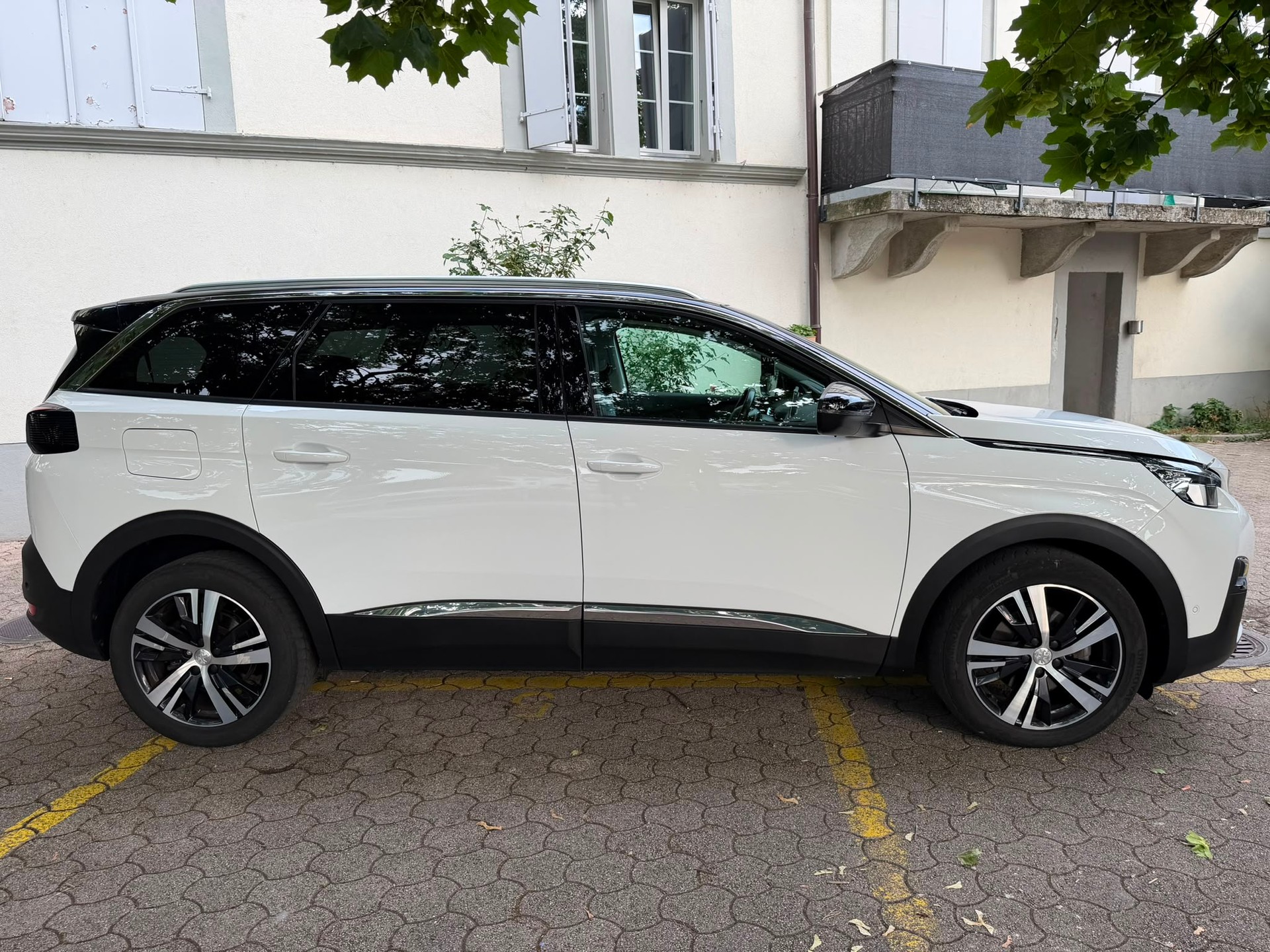 PEUGEOT Peugeot 5008 1.5HDi STT - EXPERTISÉ - 15'500.--image-4