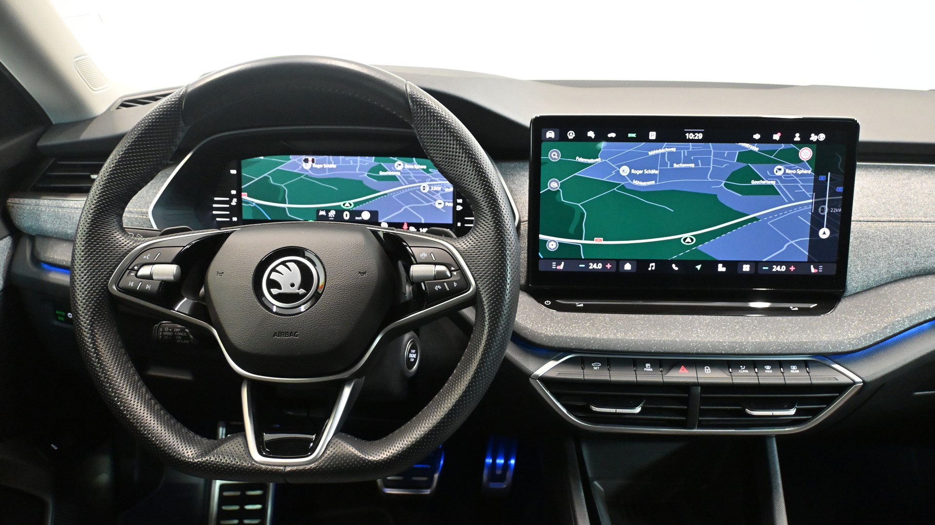 SKODA Octavia Combi 1.5 TSI mHEV DSG Selection FACELIFTING-image-5