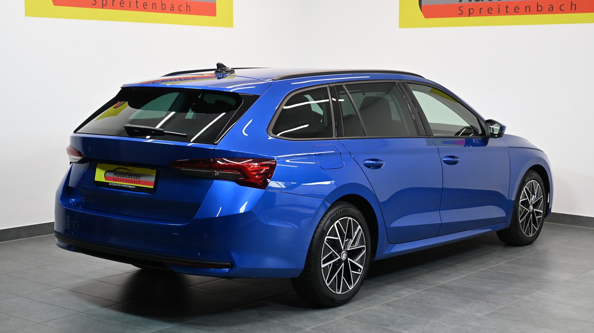 SKODA Octavia Combi 1.5 TSI mHEV DSG Selection FACELIFTING-image-13
