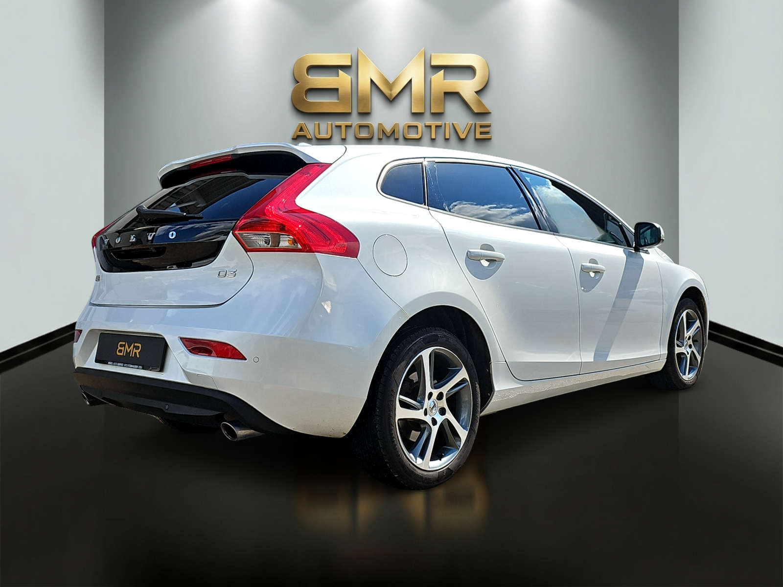 VOLVO V40 D3 Momentum-image-4
