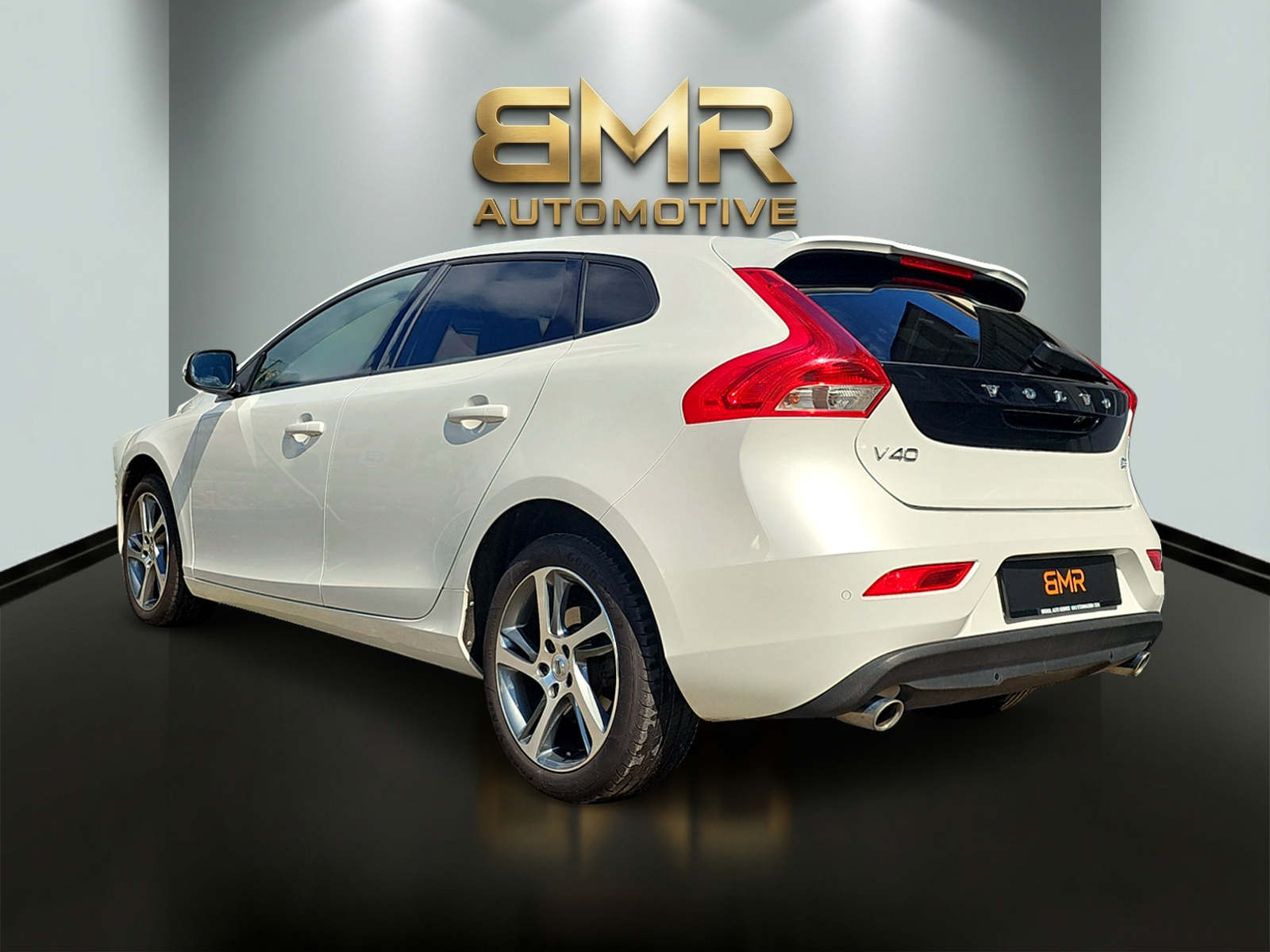 VOLVO V40 D3 Momentum-image-6