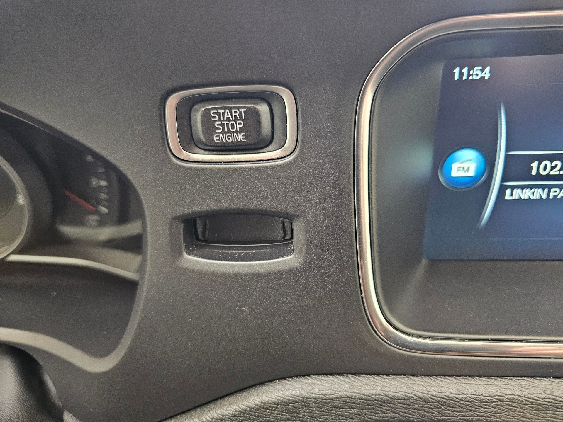 VOLVO V40 D3 Momentum-image-16