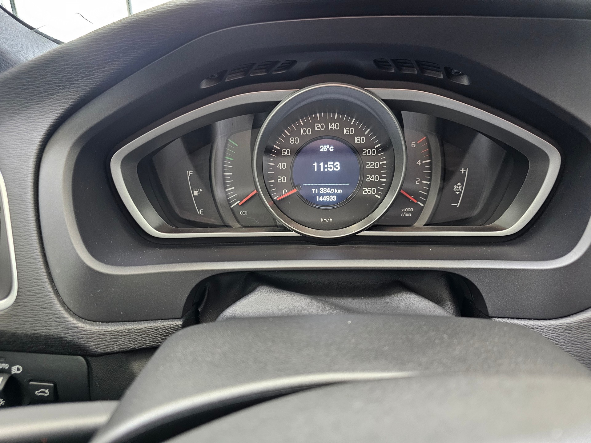 VOLVO V40 D3 Momentum-image-14
