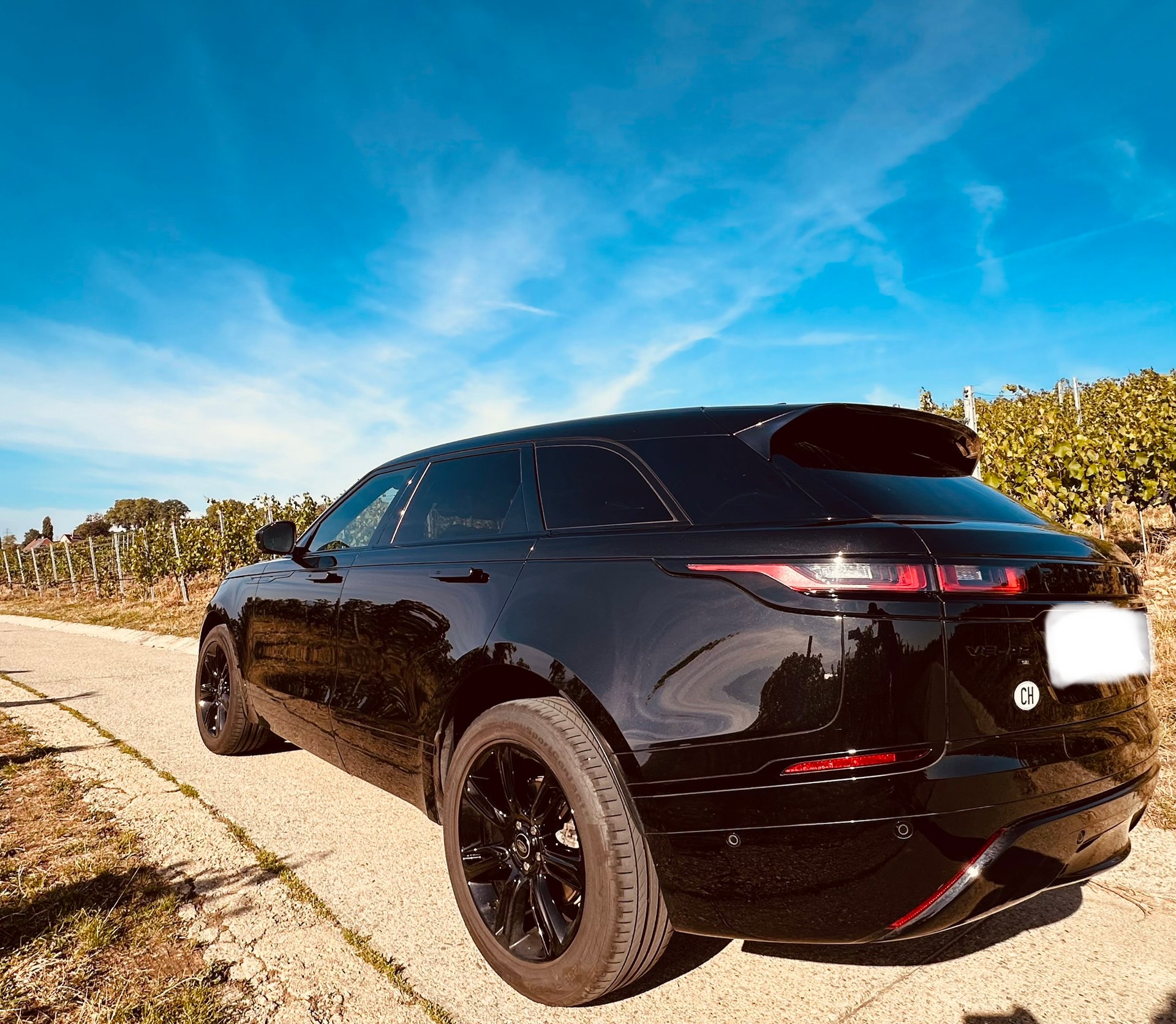 LAND ROVER 2.0 T R-Dynamic SE-image-4