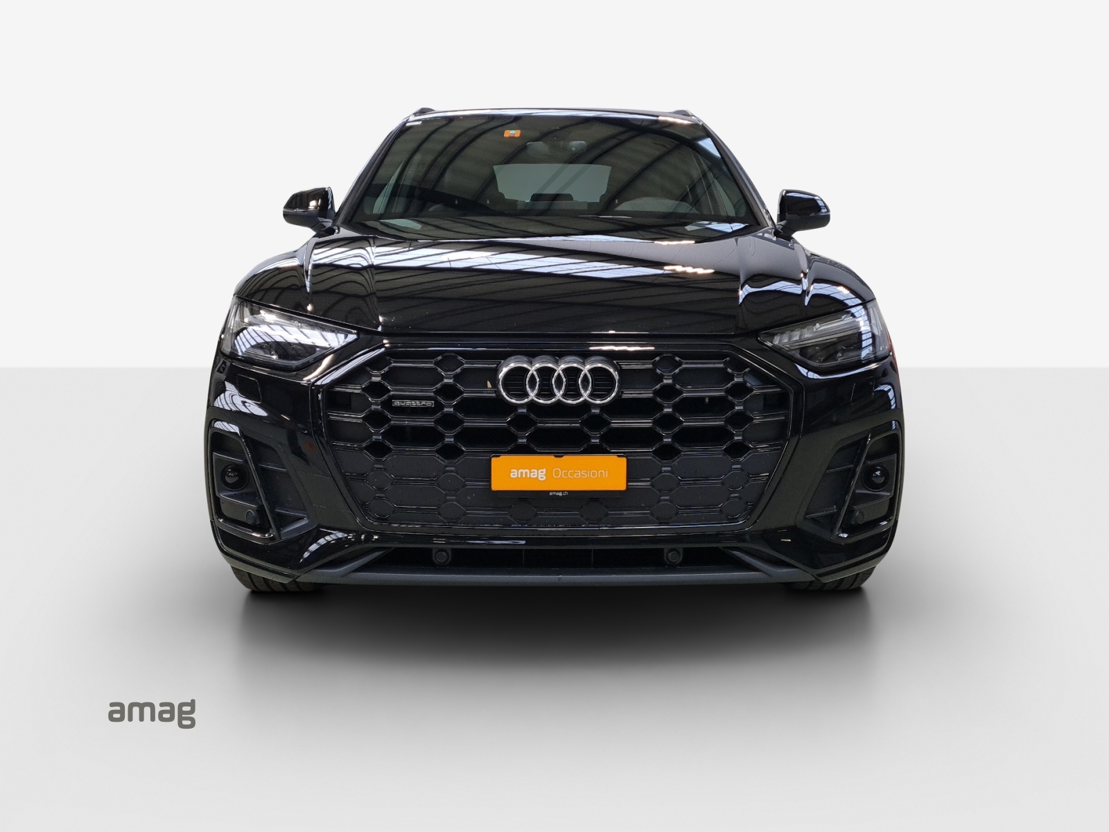 AUDI Q5 40 TDI Black Edition quattro S-tronic-image-6