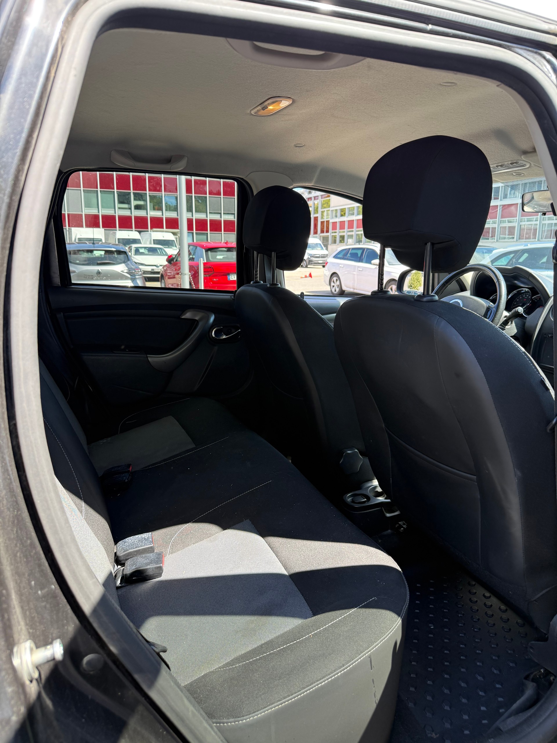 DACIA Duster 1.2 T Lauréate 4x4-image-6