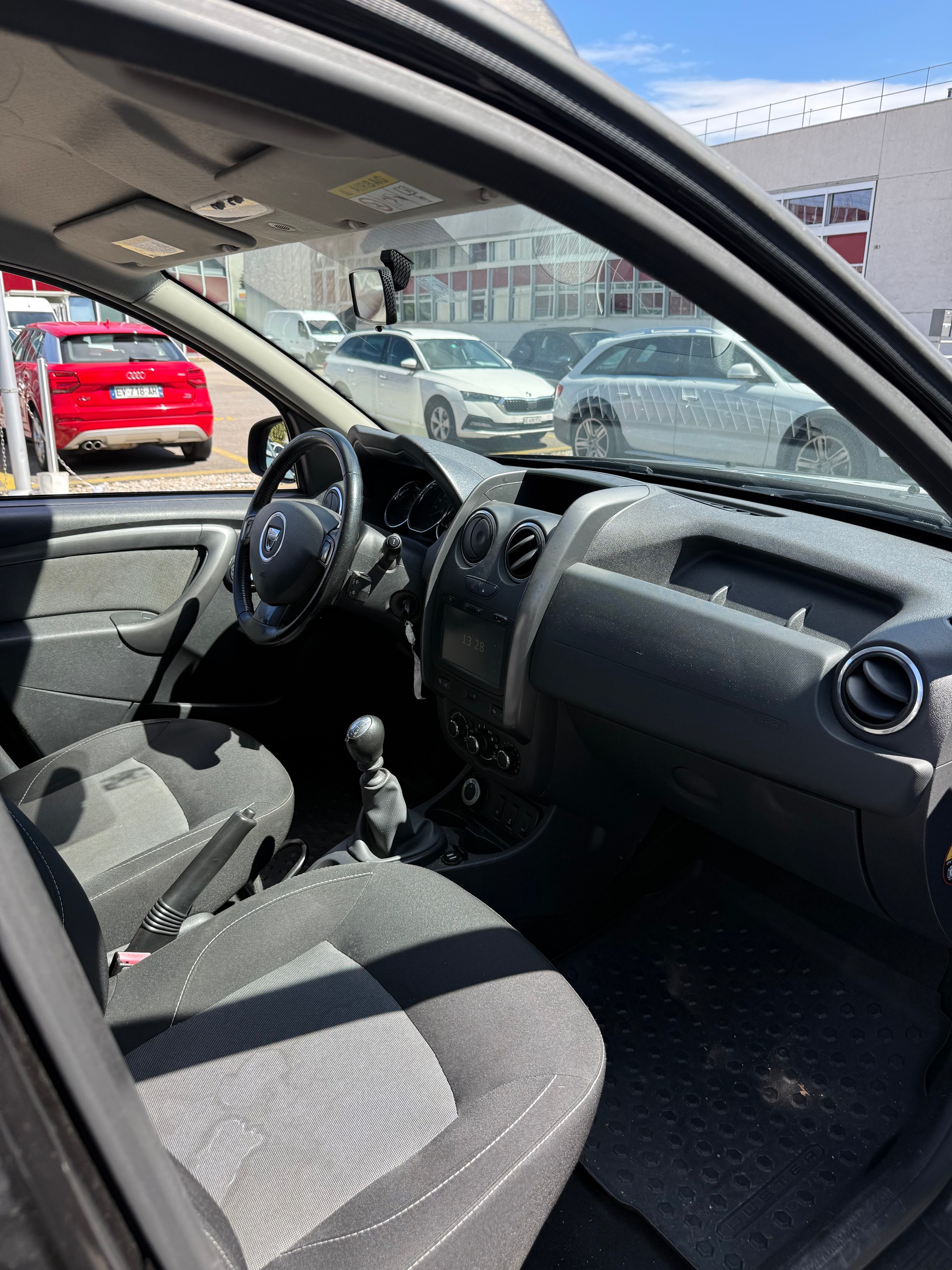 DACIA Duster 1.2 T Lauréate 4x4-image-8