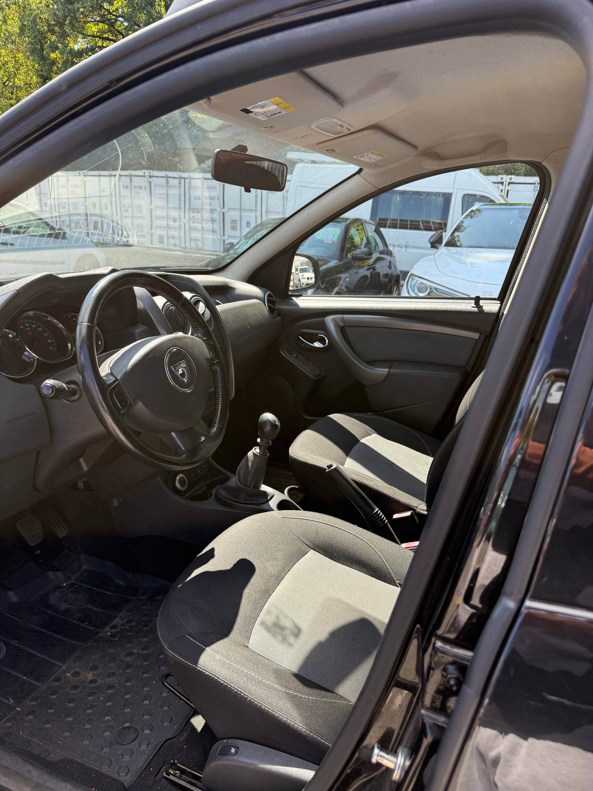 DACIA Duster 1.2 T Lauréate 4x4-image-9