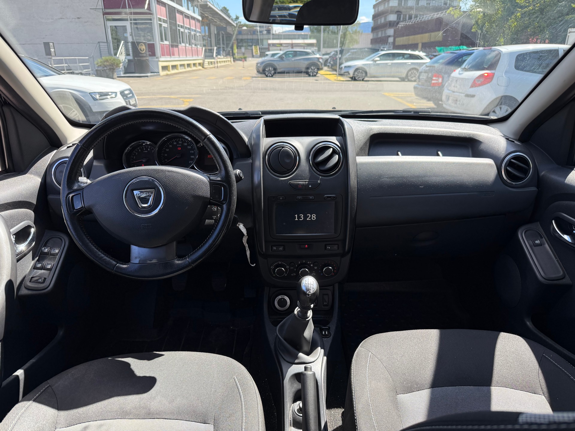 DACIA Duster 1.2 T Lauréate 4x4-image-7