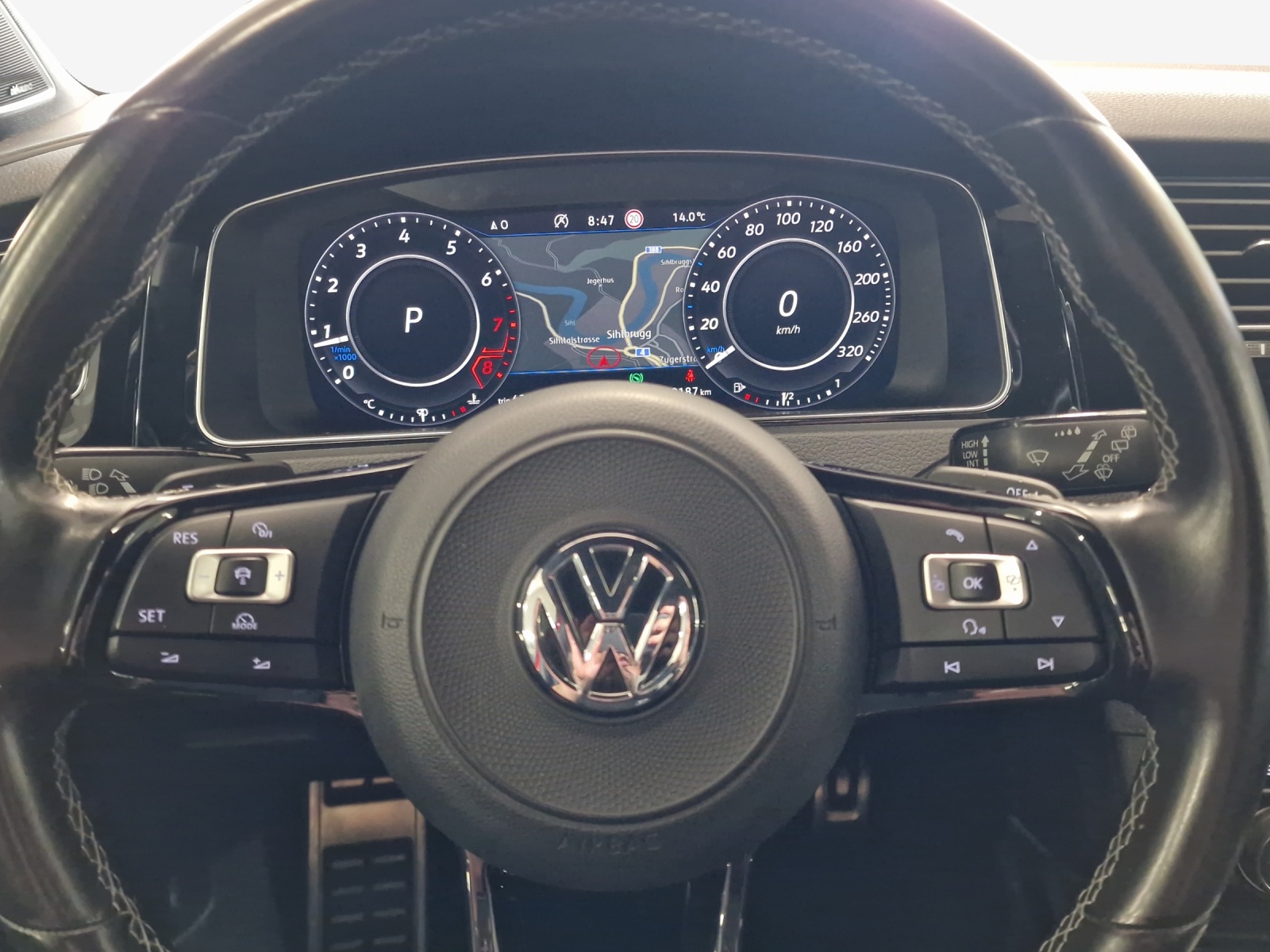 VW Golf 2.0 TSI R 4Motion DSG-image-9