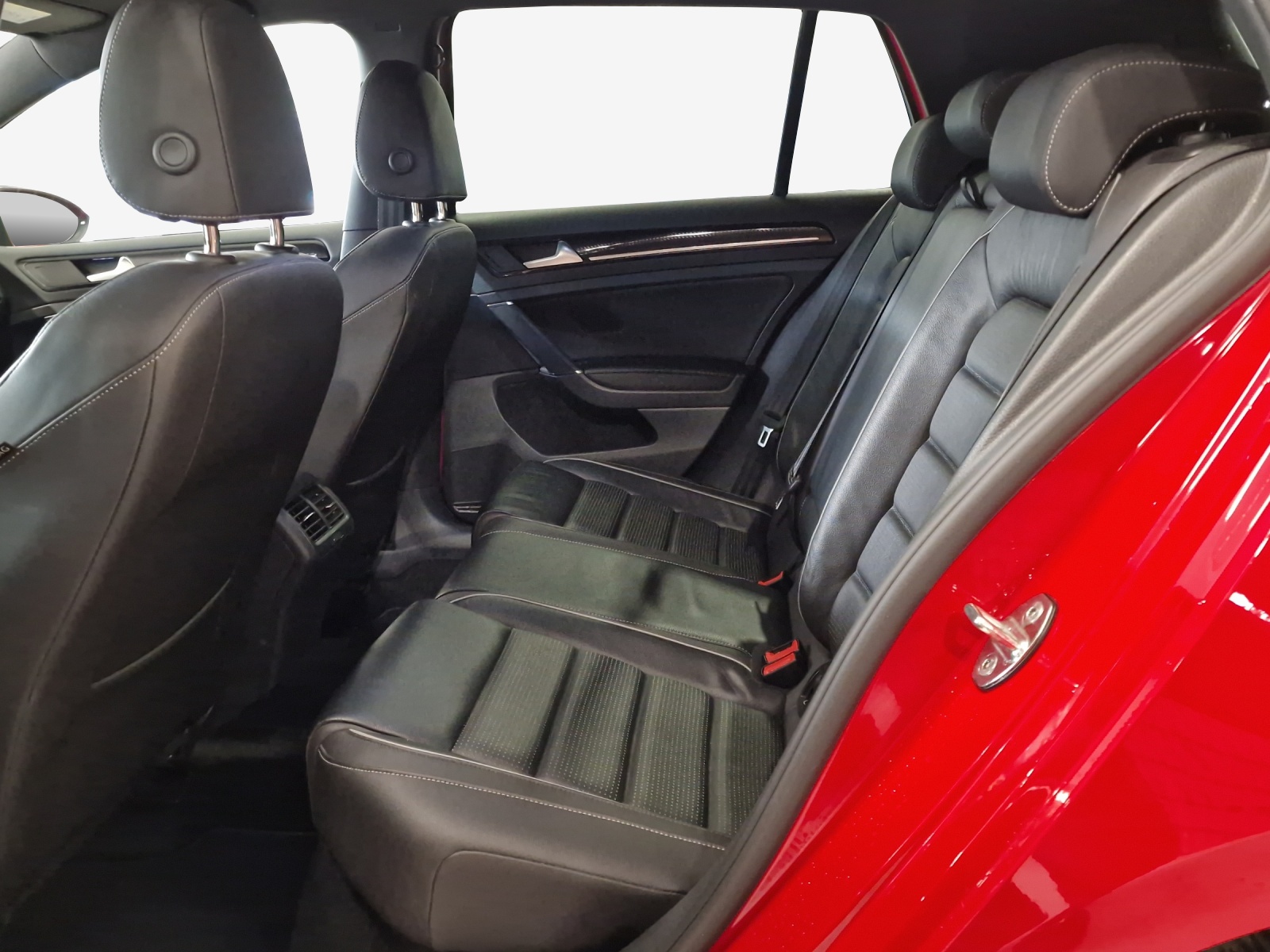 VW Golf 2.0 TSI R 4Motion DSG-image-11