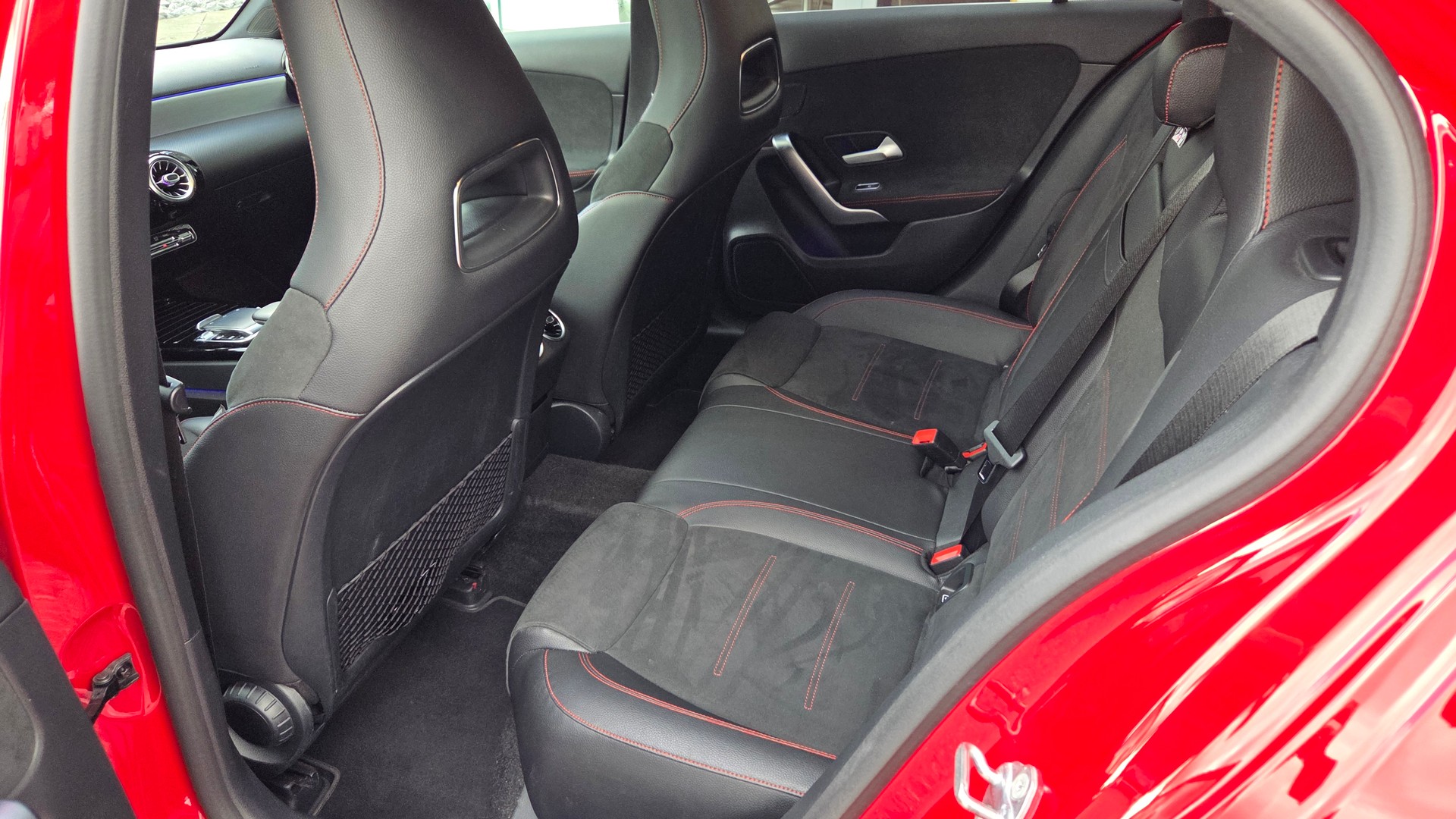 MERCEDES-BENZ A 180 AMG Line 7G-DCT-image-9