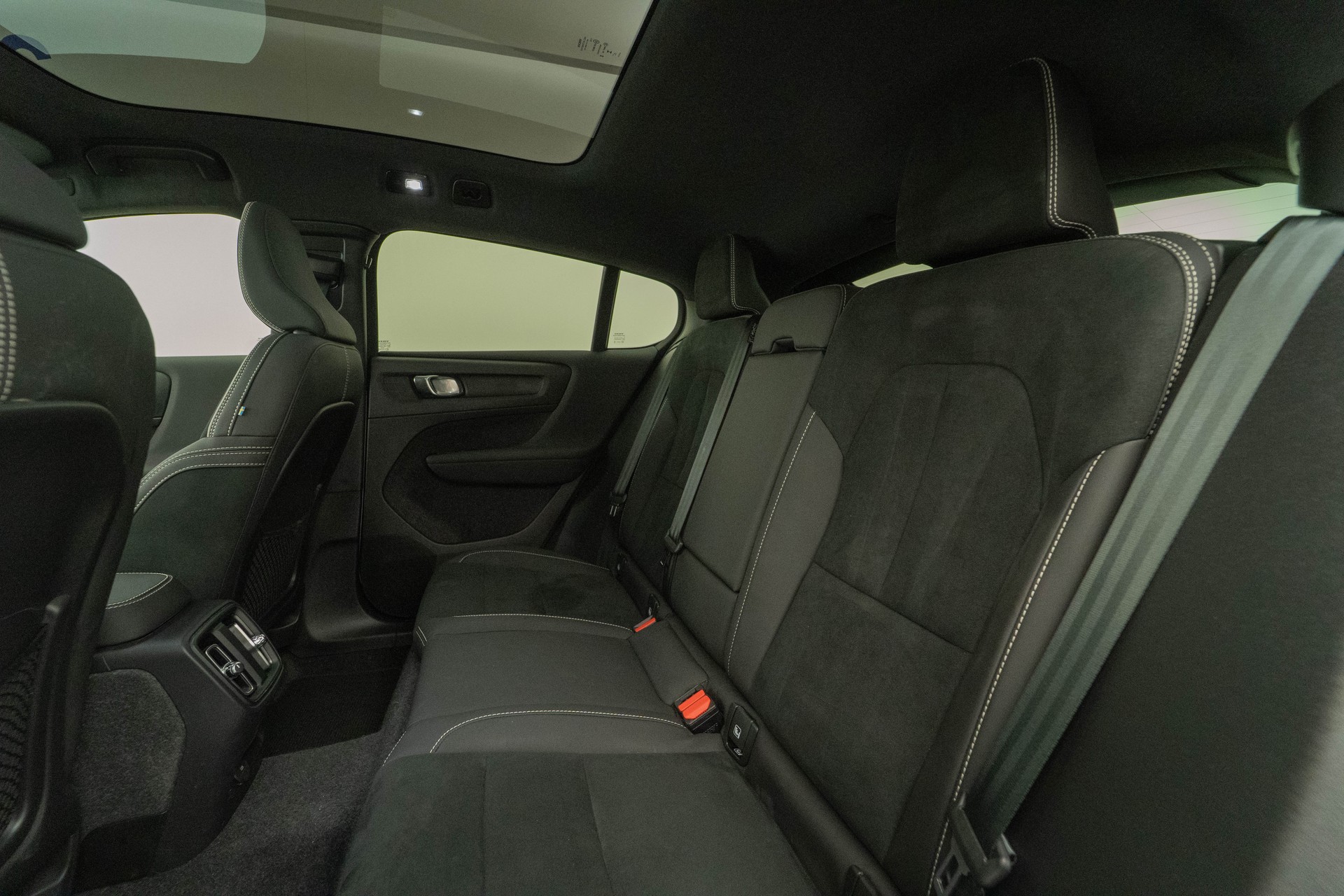 VOLVO C40 E80 Ultimate AWD-image-8