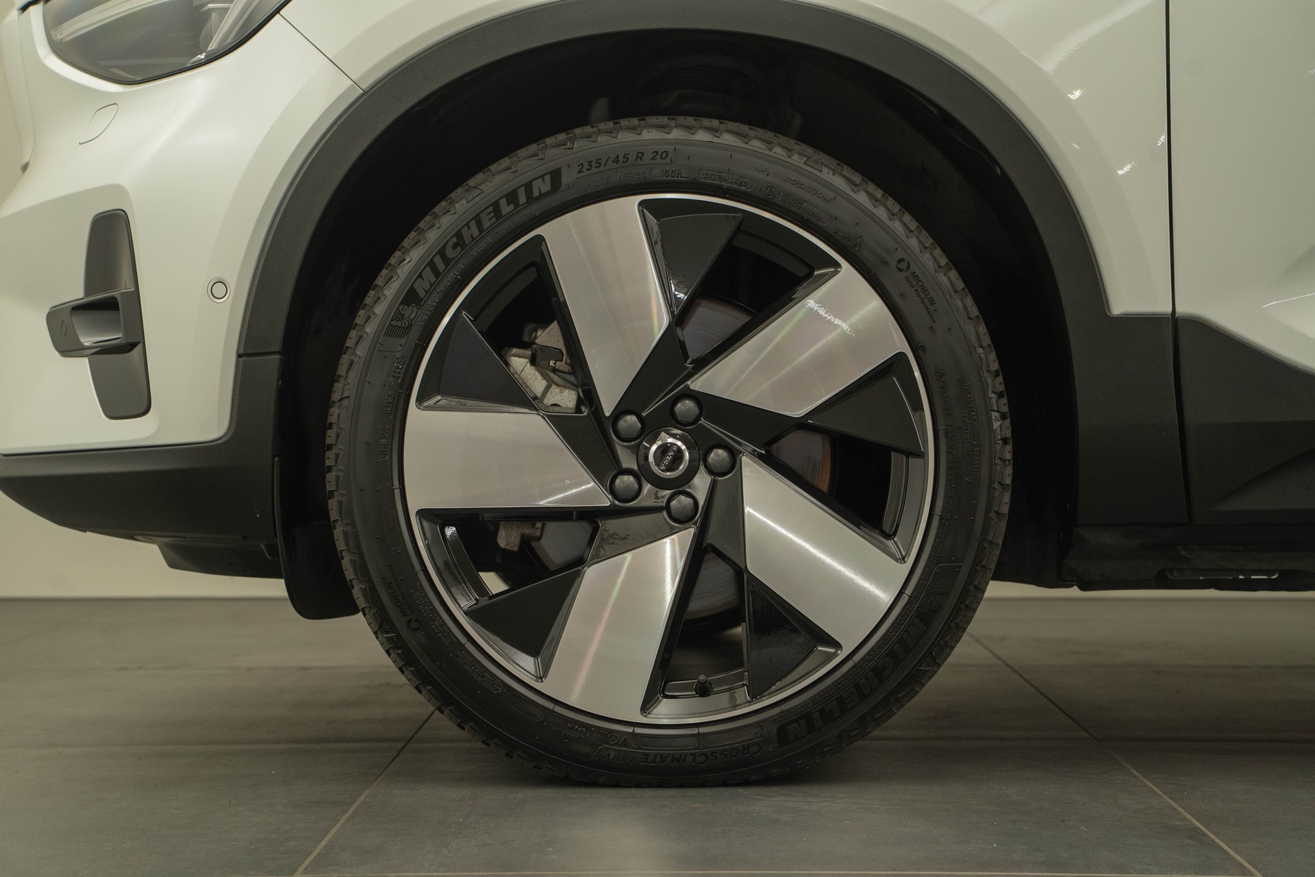 VOLVO C40 E80 Ultimate AWD-image-15