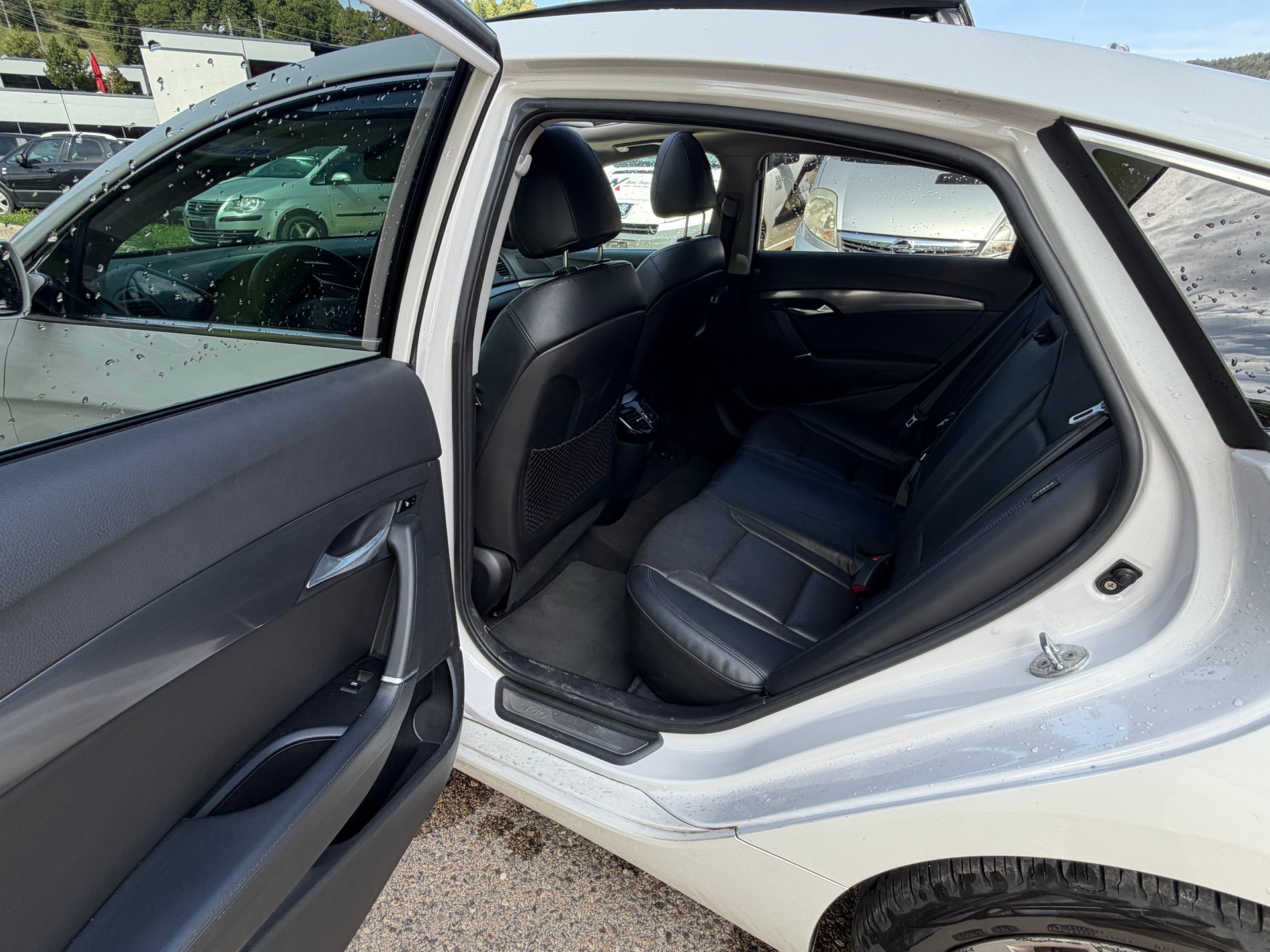 HYUNDAI i40 1.7 CRDI Premium Automatic-image-11