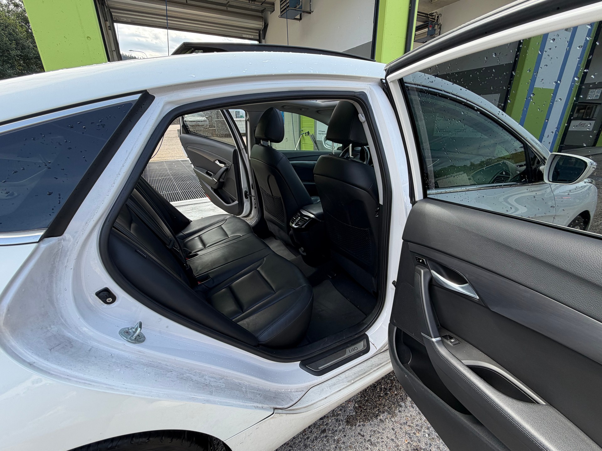 HYUNDAI i40 1.7 CRDI Premium Automatic-image-12