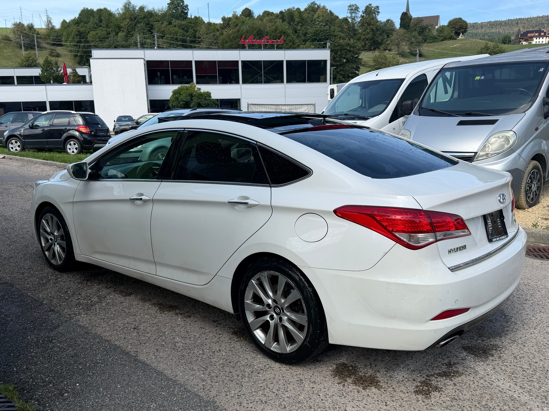 HYUNDAI i40 1.7 CRDI Premium Automatic-image-2