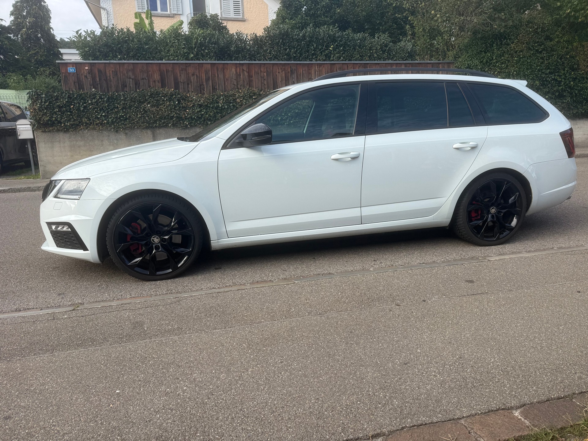 SKODA Octavia Combi 2.0 TSI RS DSG-image-4