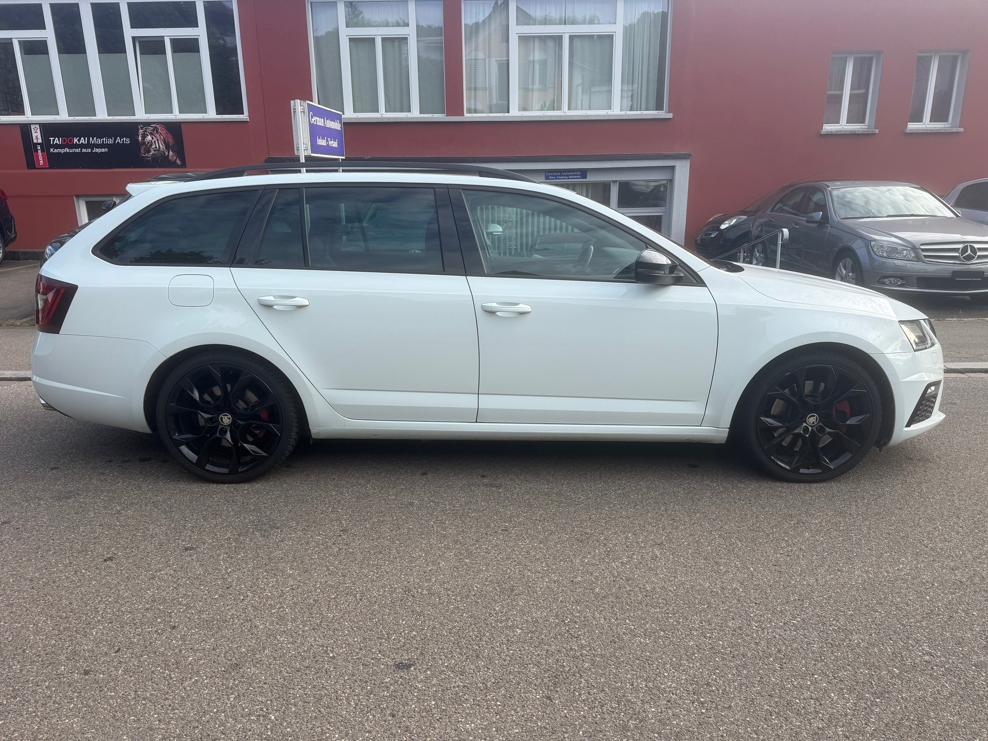 SKODA Octavia Combi 2.0 TSI RS DSG-image-3