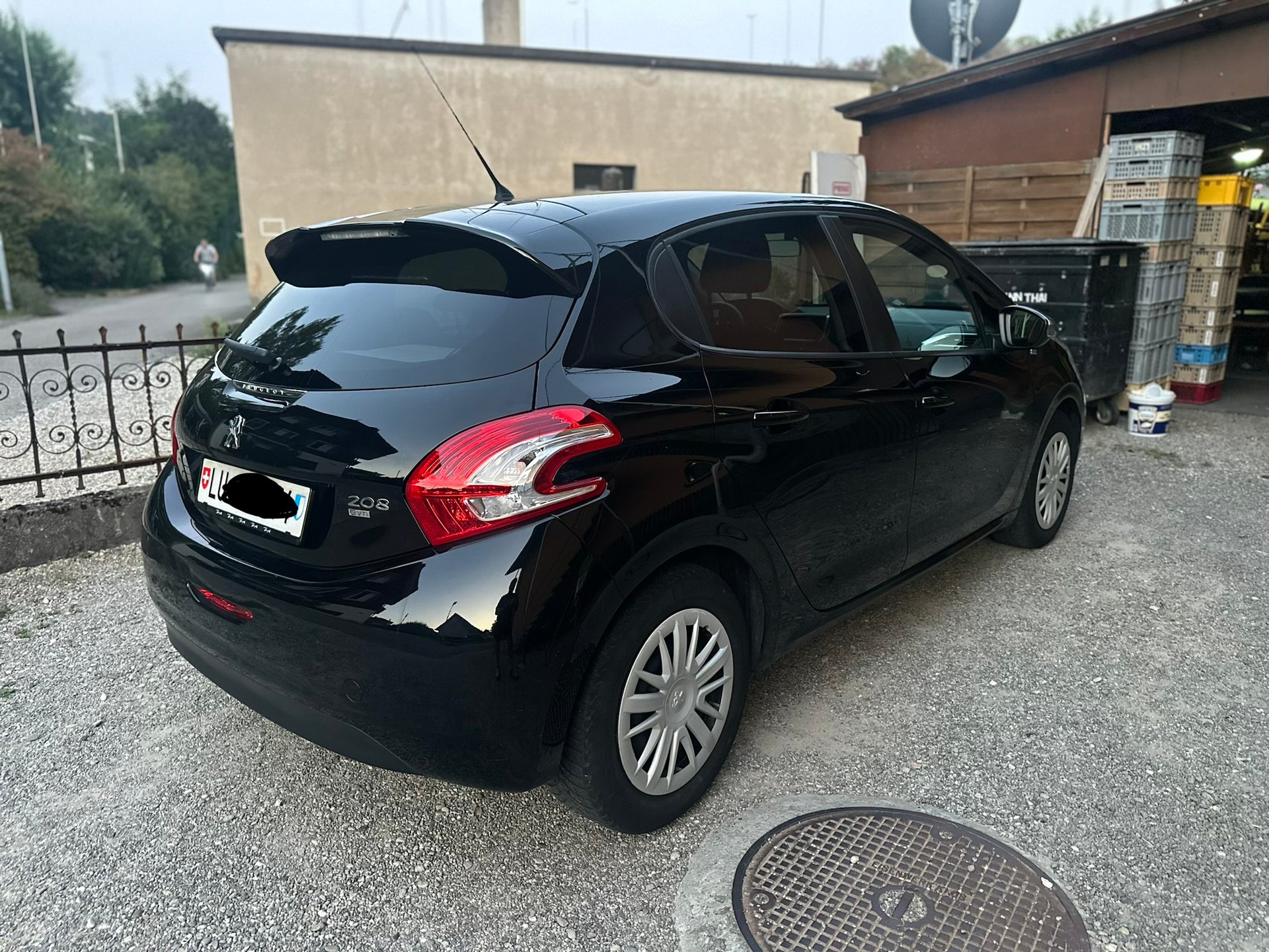 PEUGEOT 1.2 PureTech Active EGS S/S-image-1