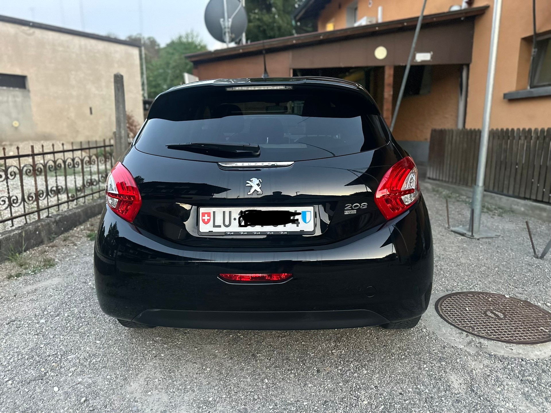 PEUGEOT 1.2 PureTech Active EGS S/S-image-2